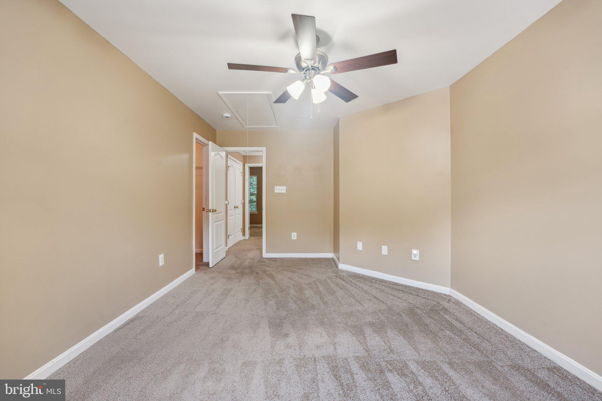 LINWOOD KNOLLS - Residential