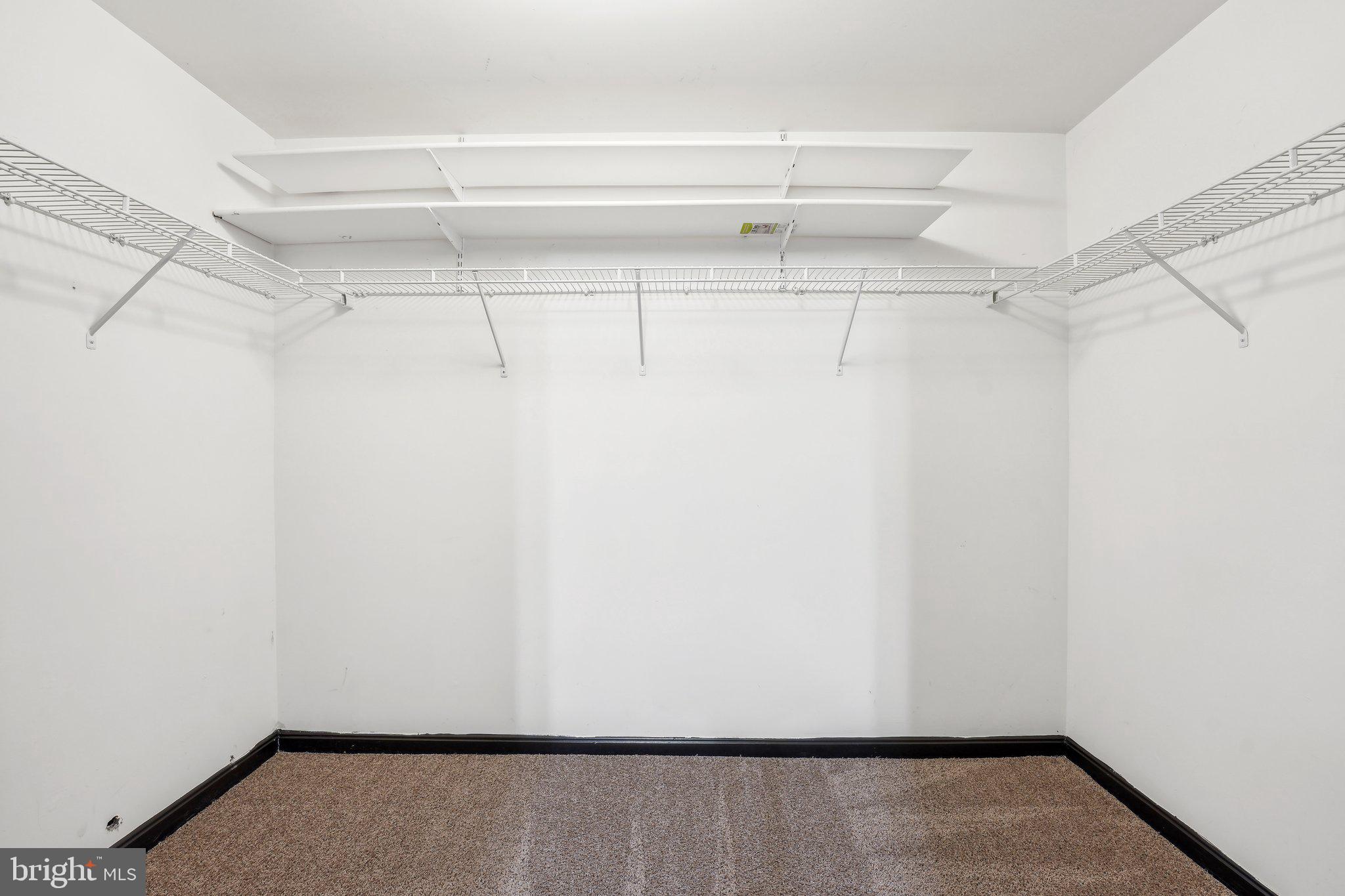 LINWOOD KNOLLS - Residential