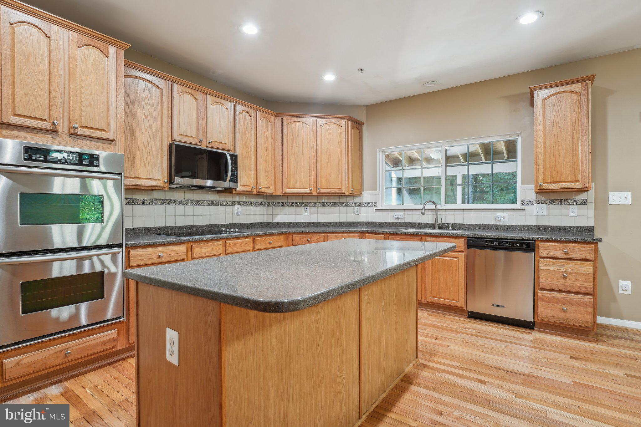 LINWOOD KNOLLS - Residential