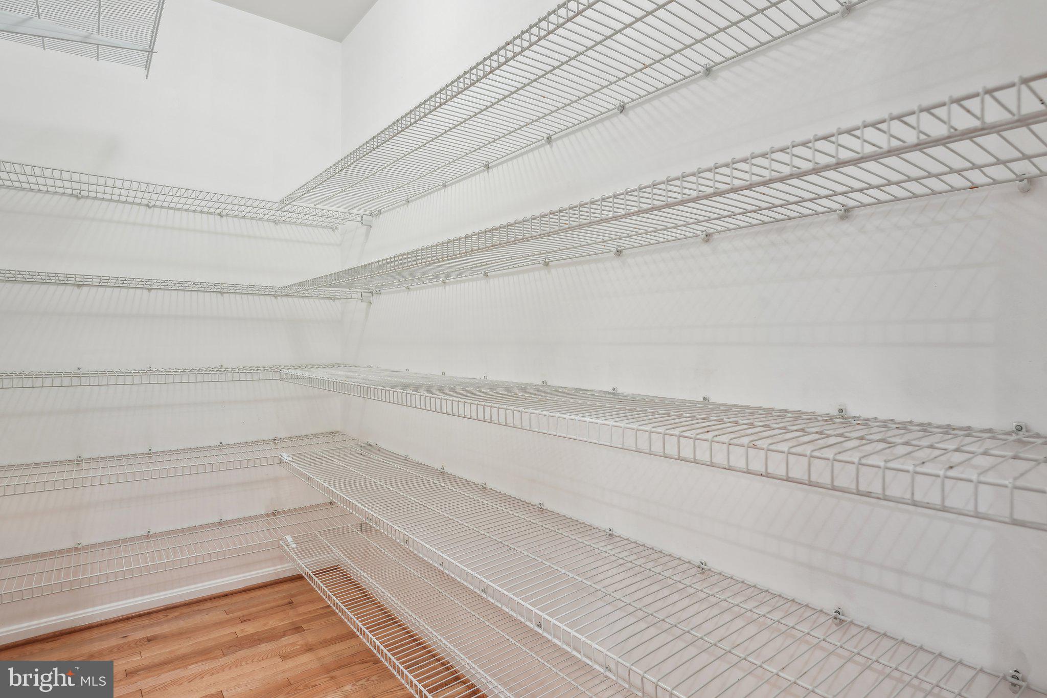 LINWOOD KNOLLS - Residential