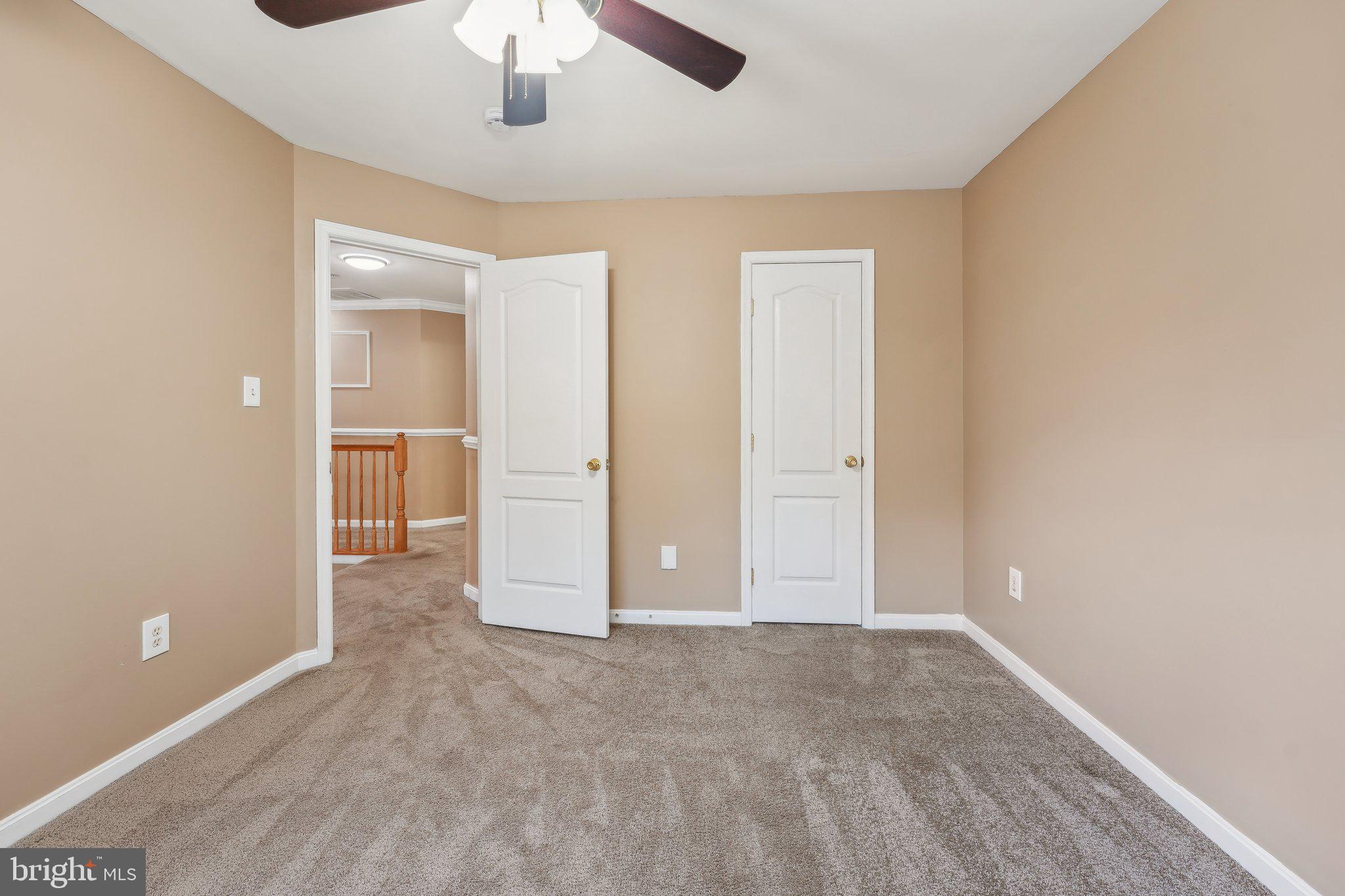 LINWOOD KNOLLS - Residential