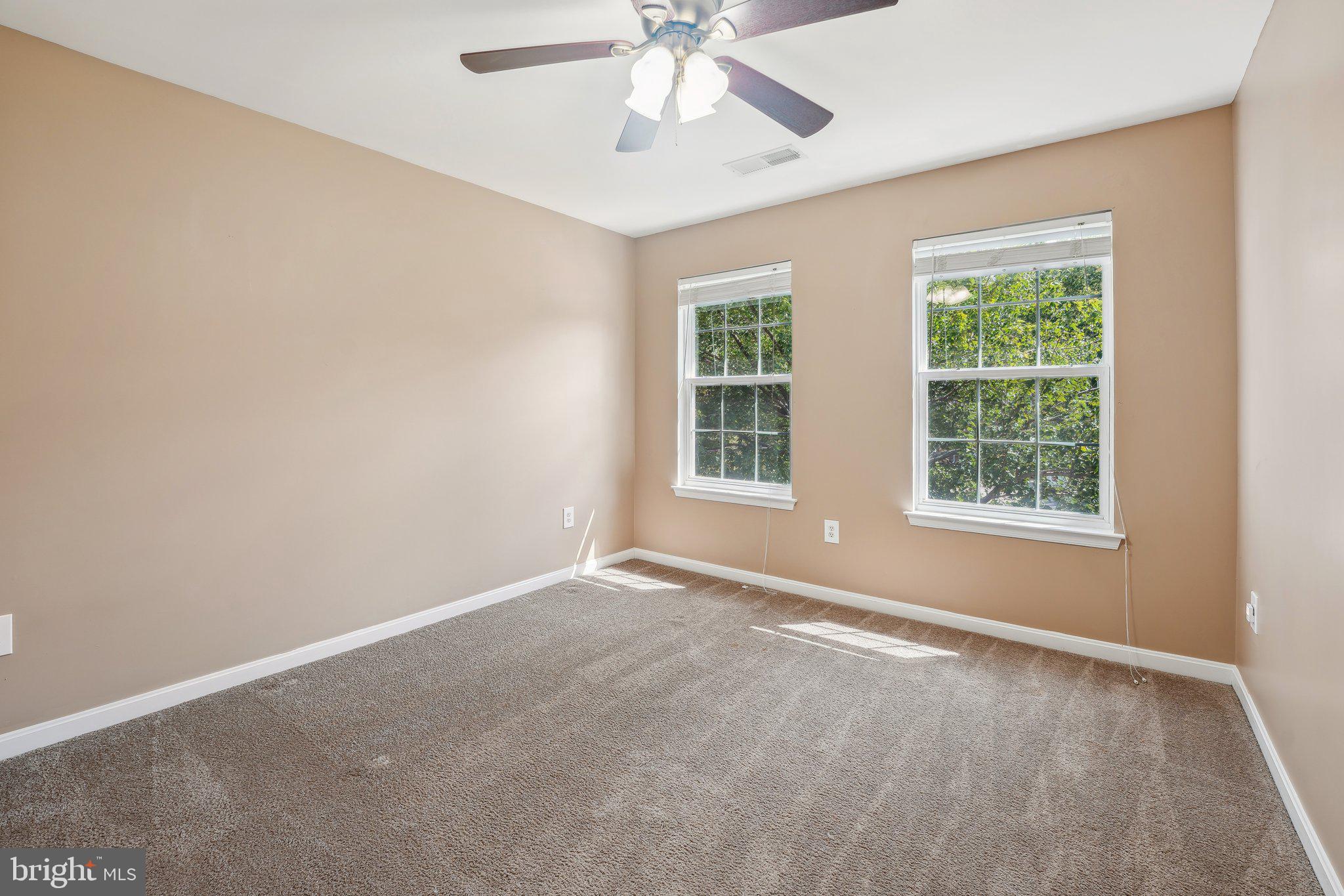 LINWOOD KNOLLS - Residential