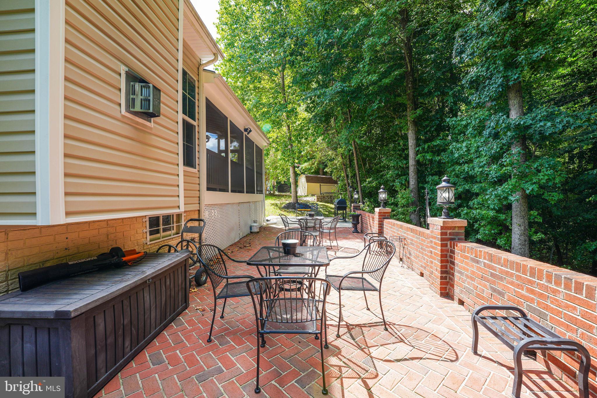 LINWOOD KNOLLS - Residential