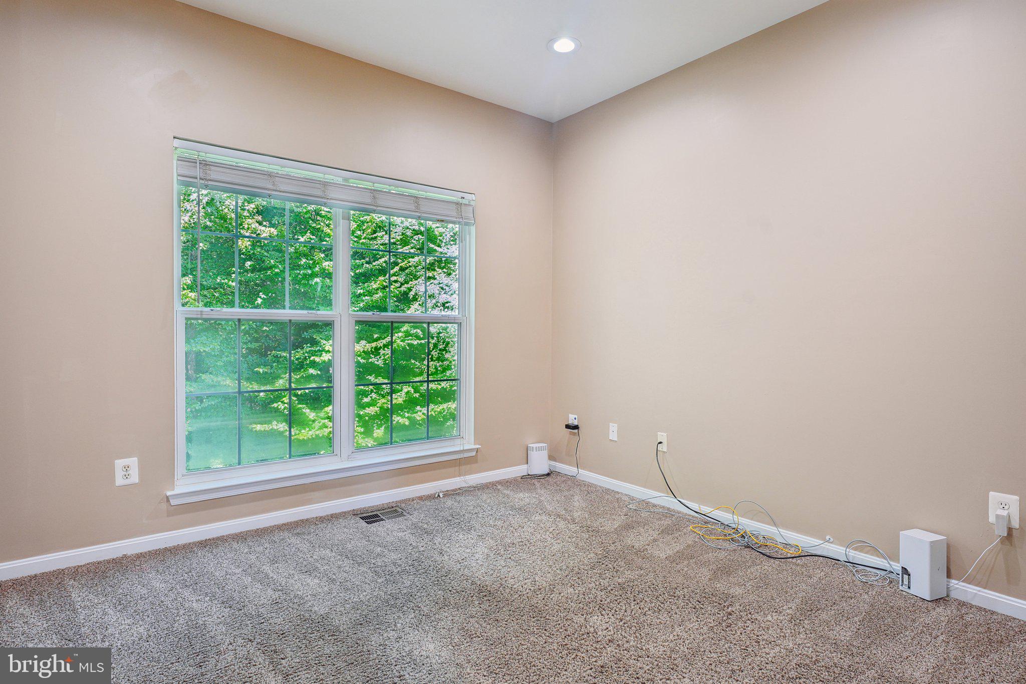 LINWOOD KNOLLS - Residential