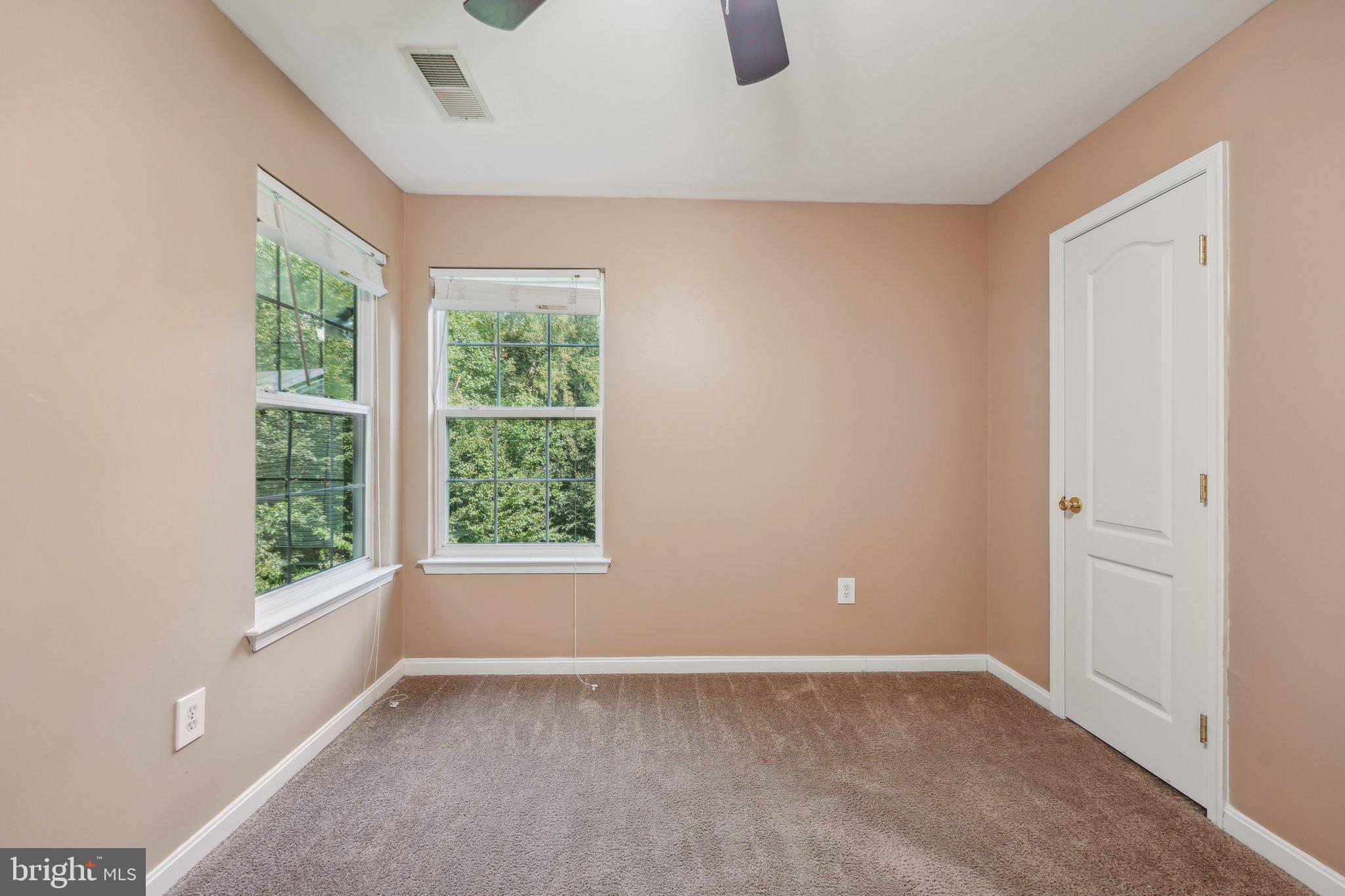 LINWOOD KNOLLS - Residential