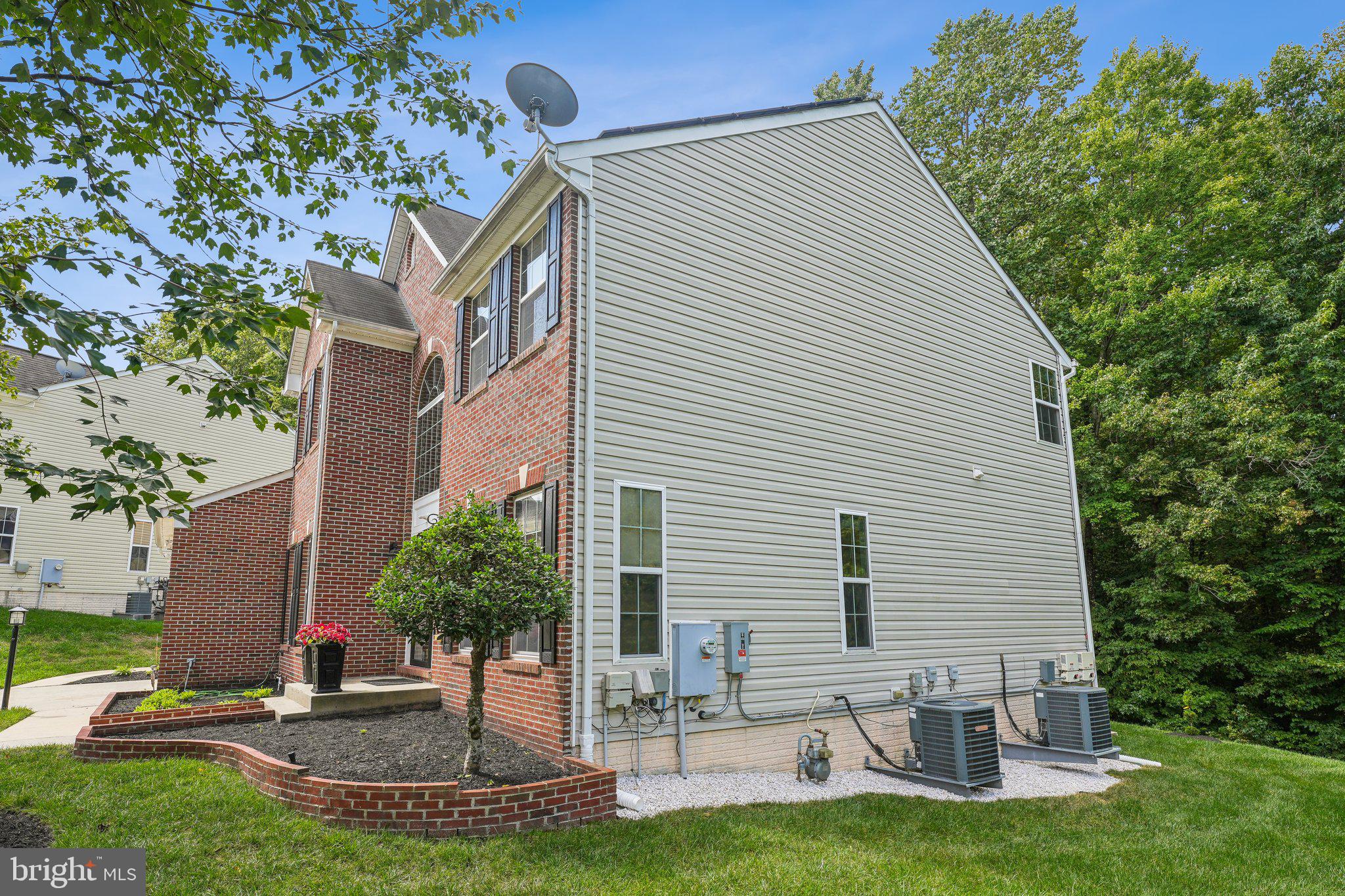 LINWOOD KNOLLS - Residential