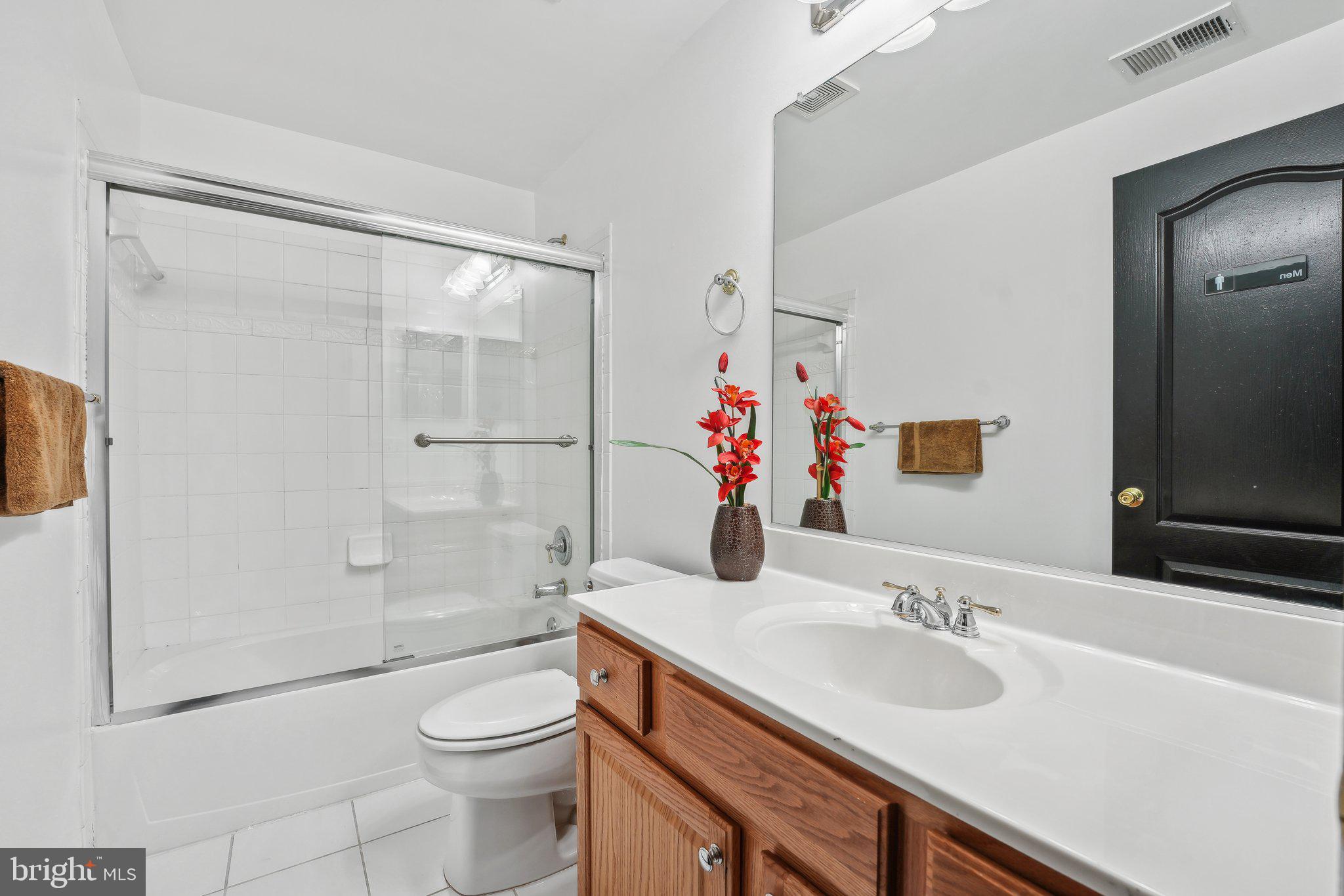 LINWOOD KNOLLS - Residential