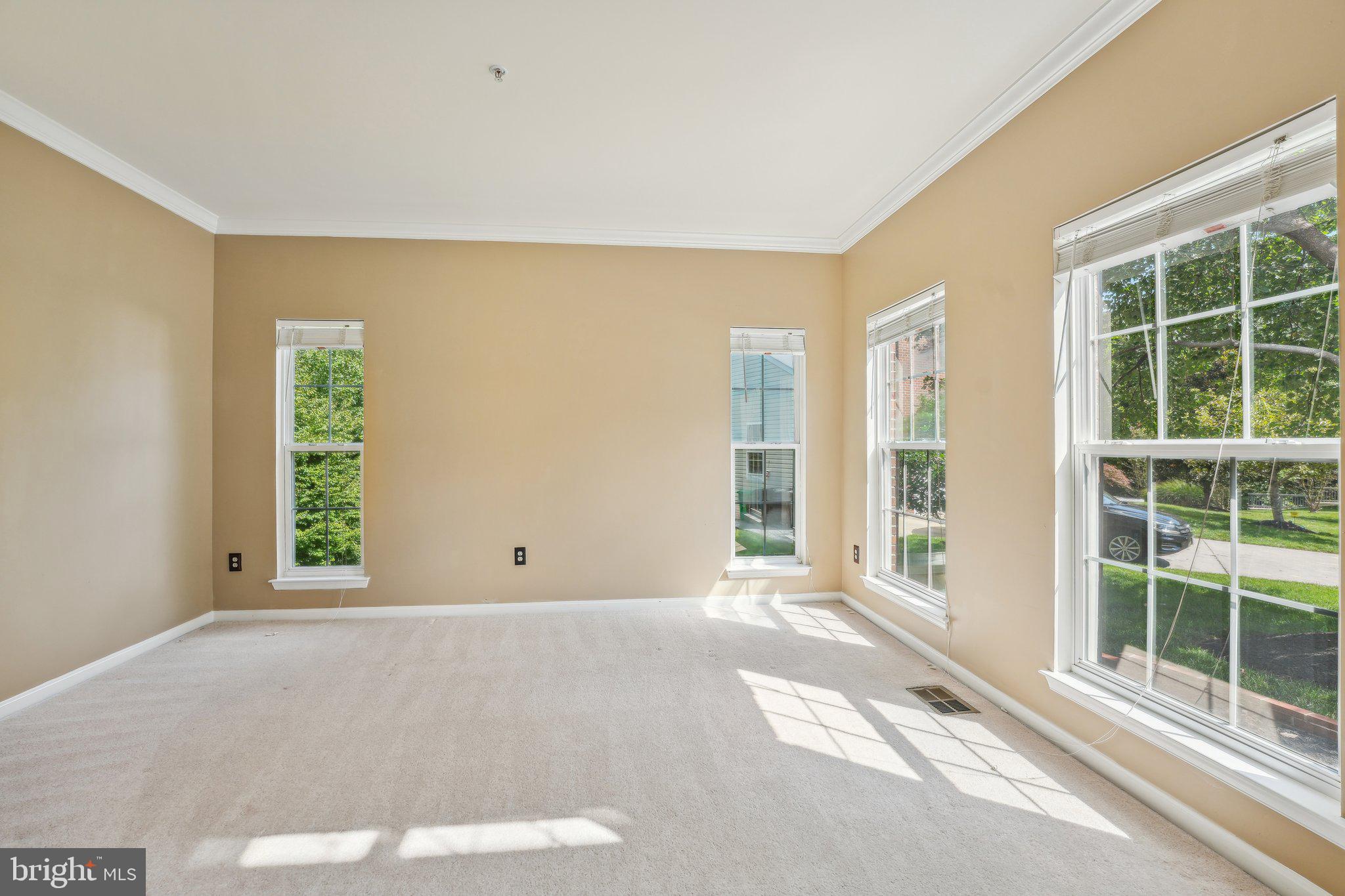 LINWOOD KNOLLS - Residential