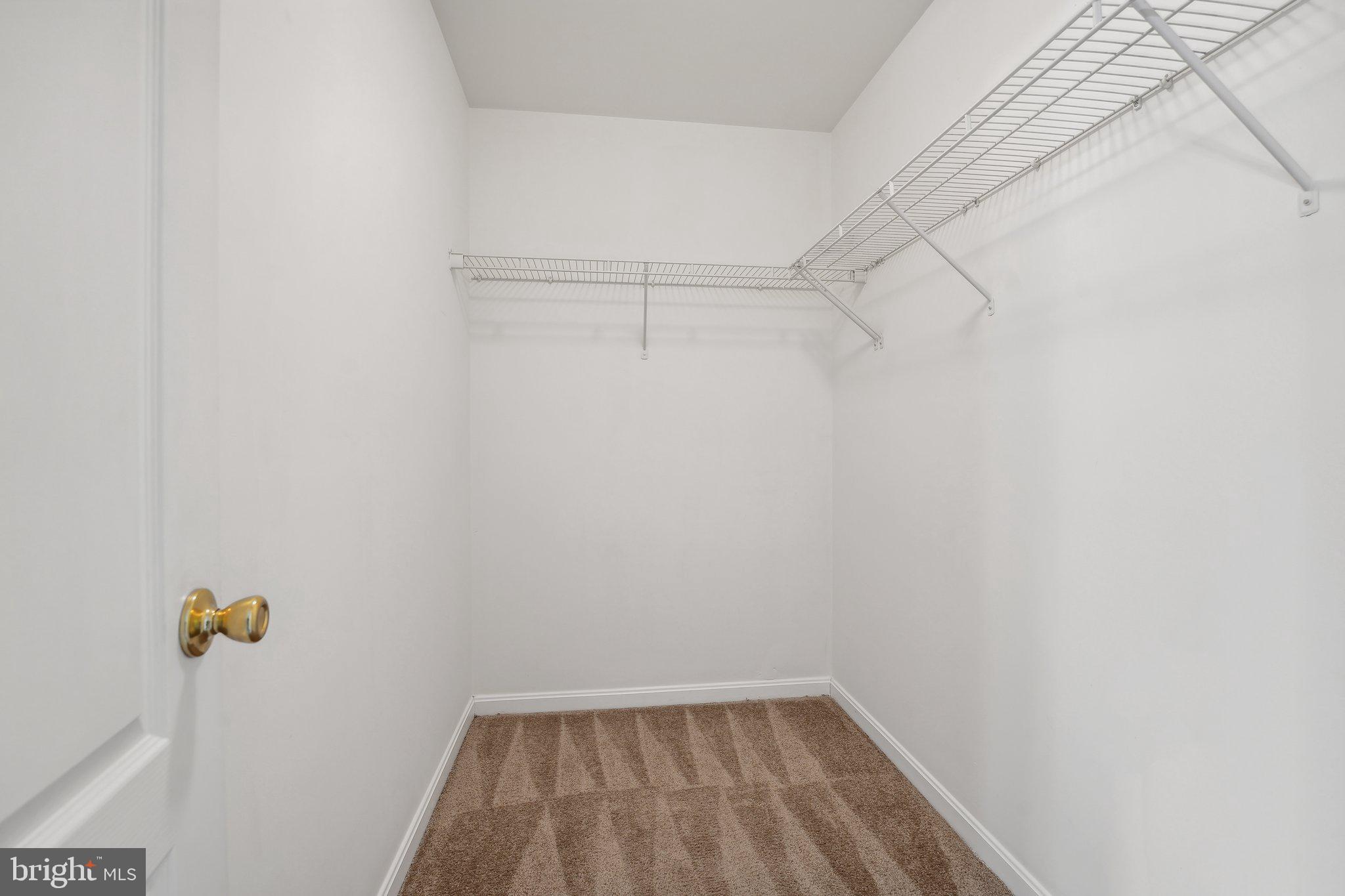 LINWOOD KNOLLS - Residential