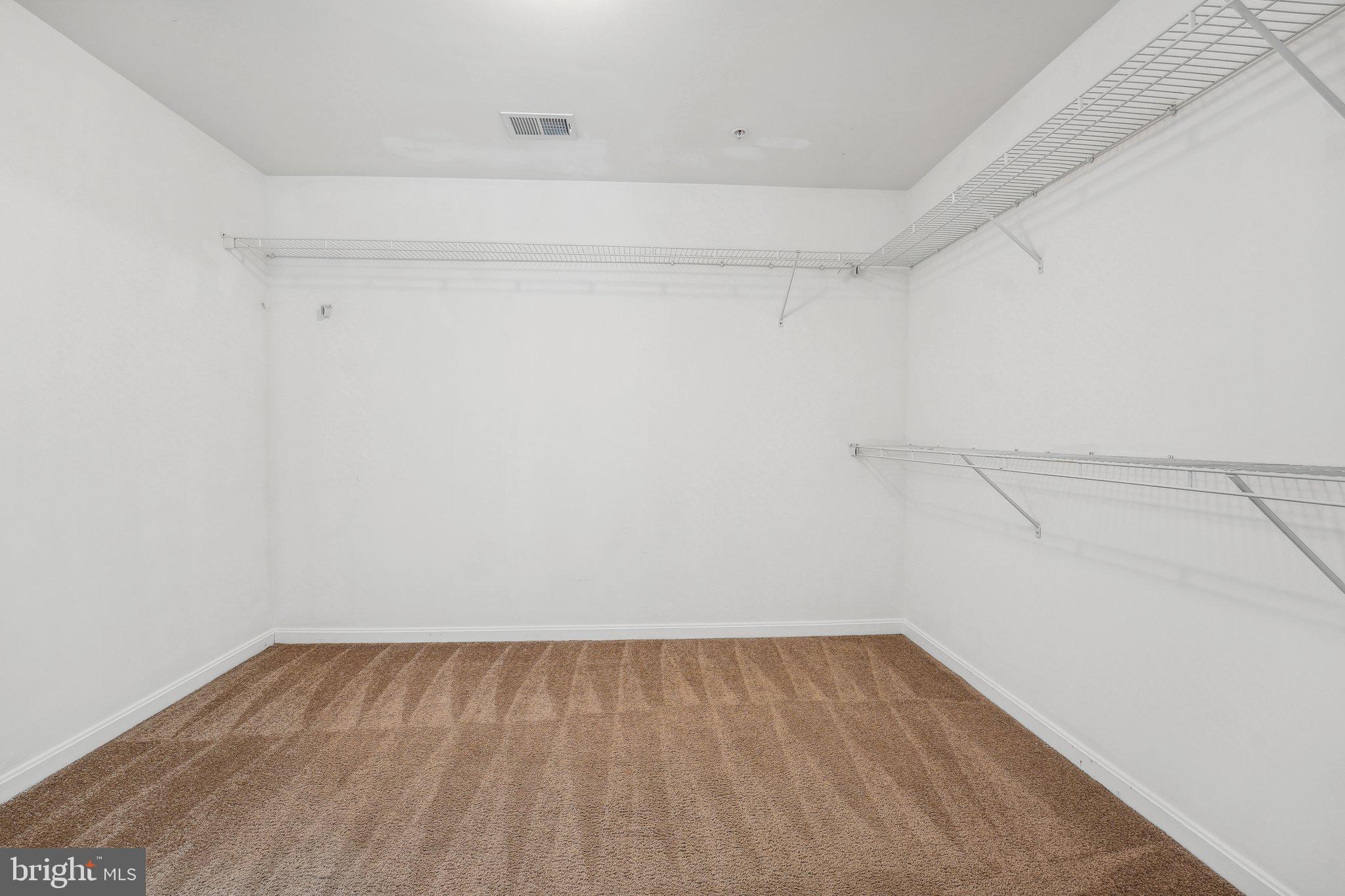 LINWOOD KNOLLS - Residential