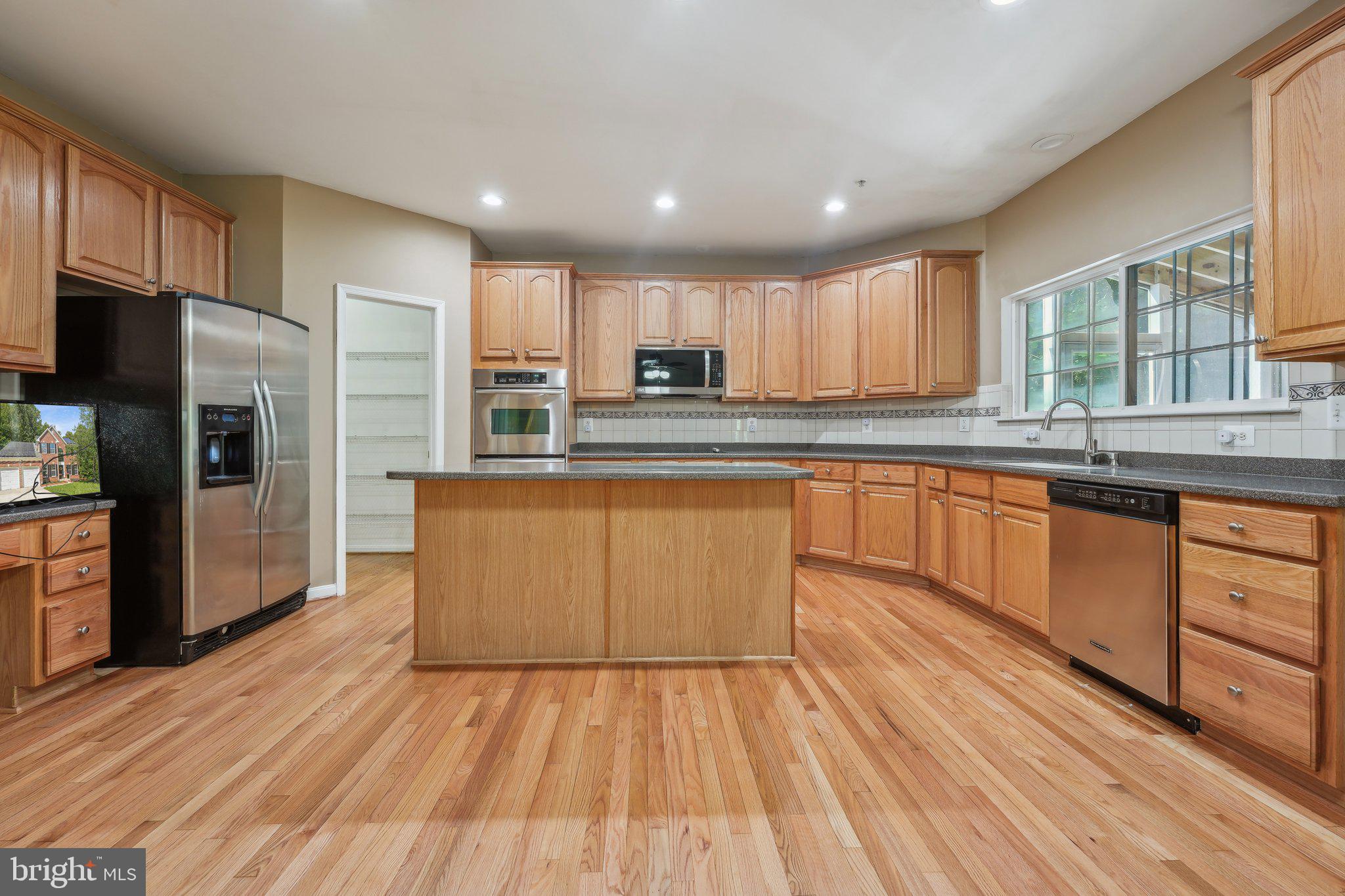 LINWOOD KNOLLS - Residential