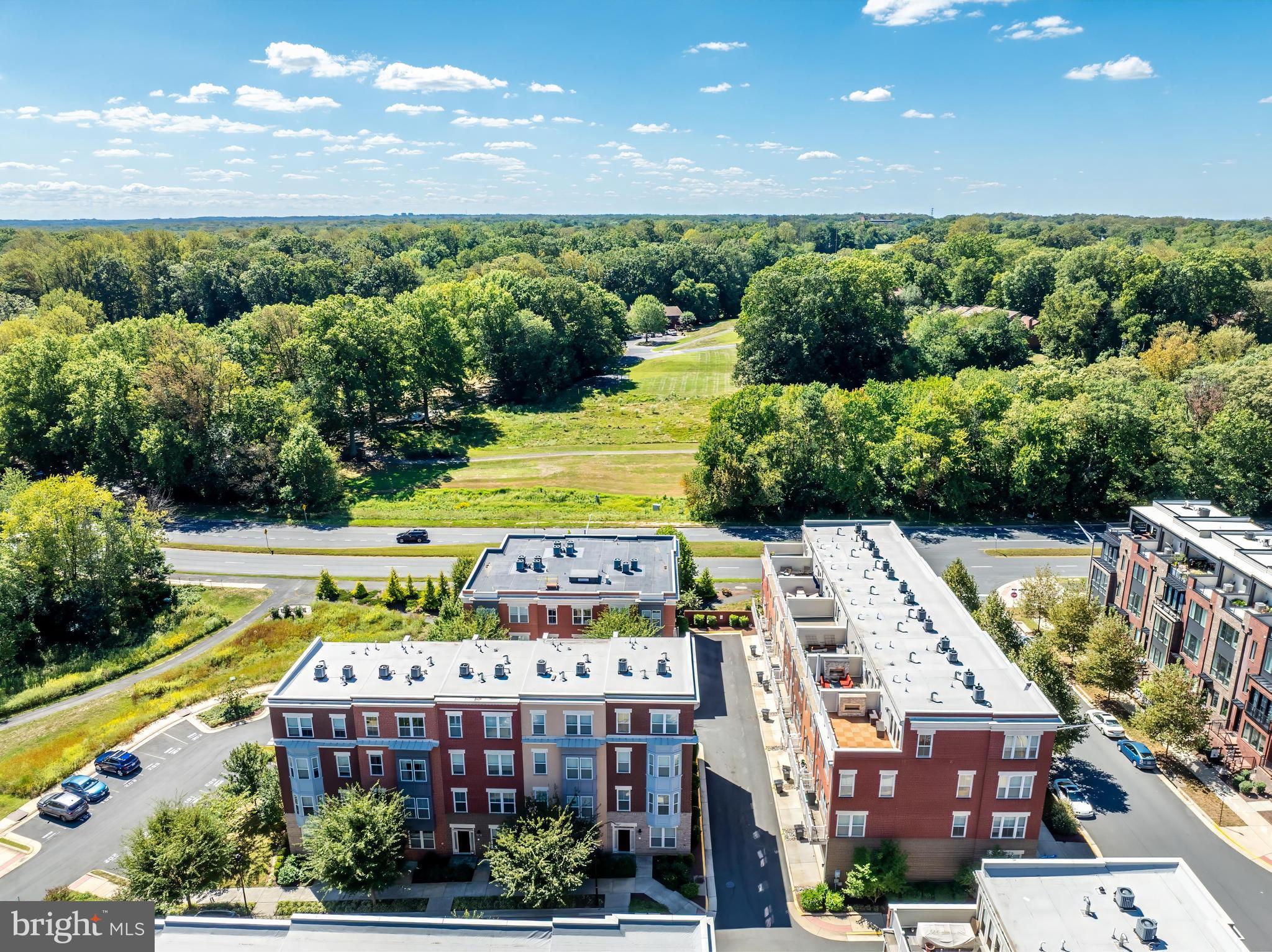 SUNRISE SQUARE - Residential