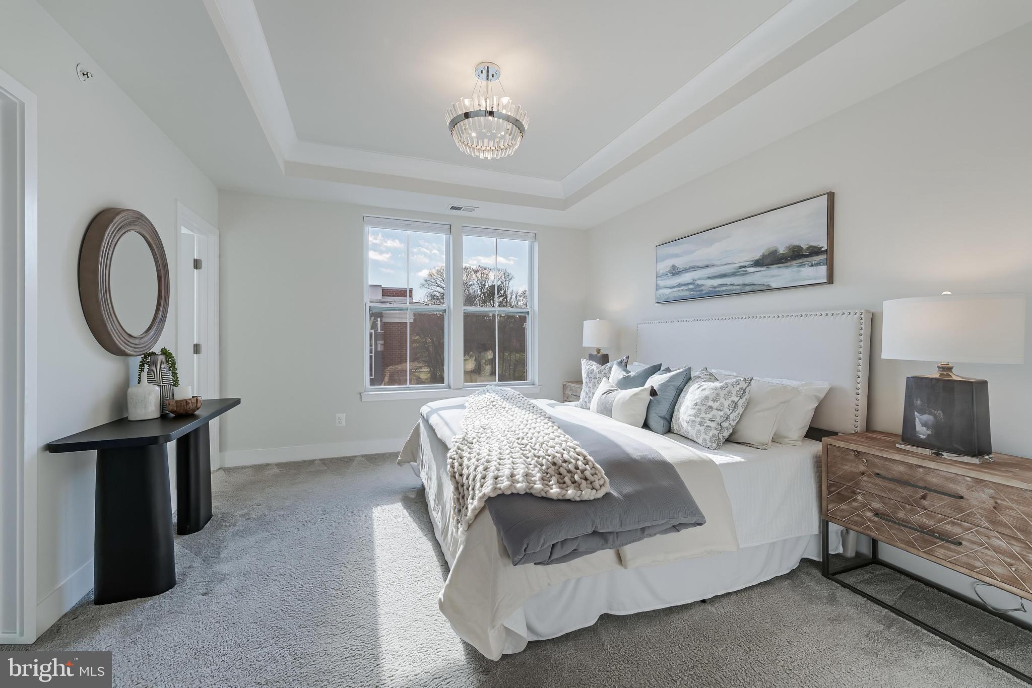 SUNRISE SQUARE - Residential