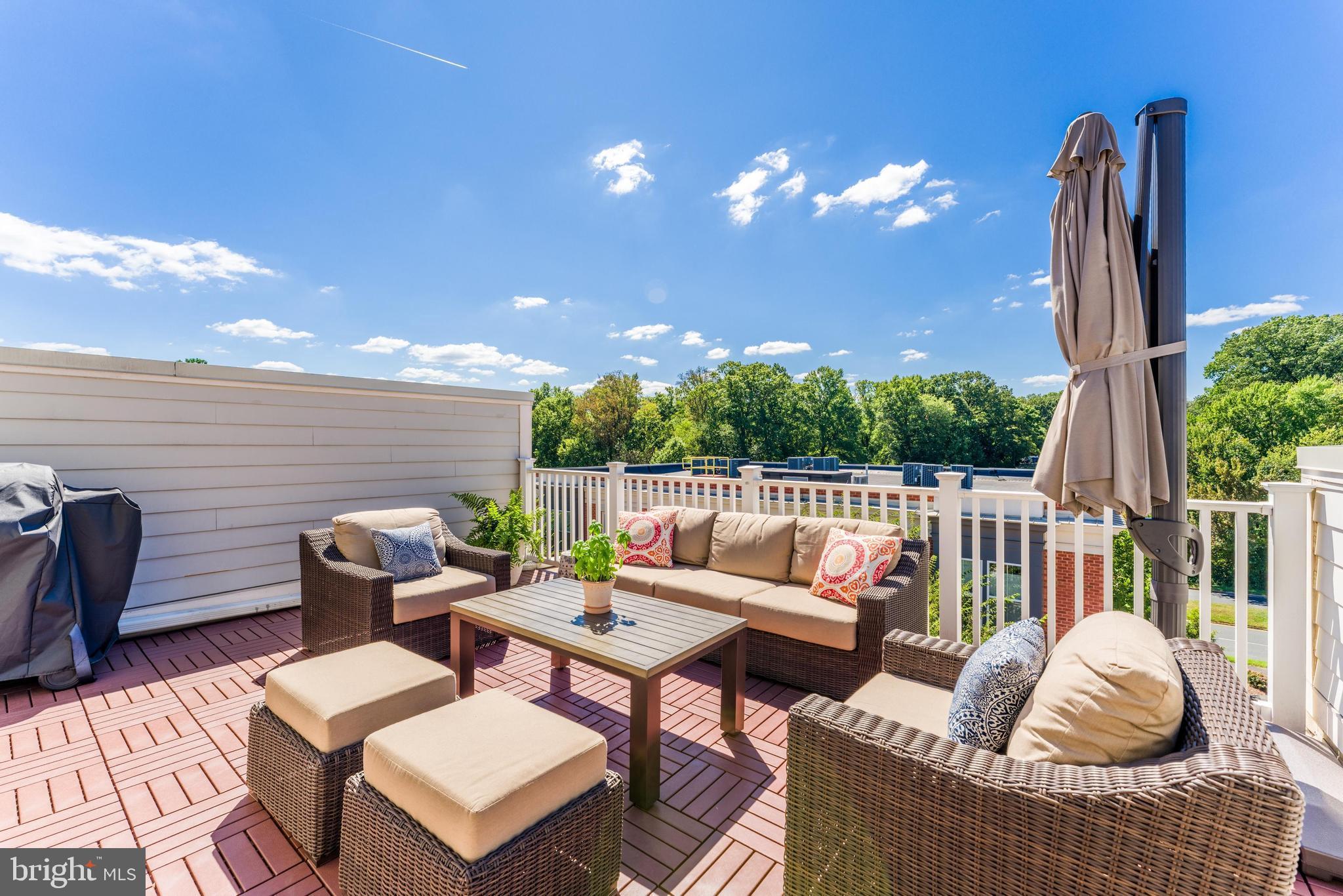 SUNRISE SQUARE - Residential