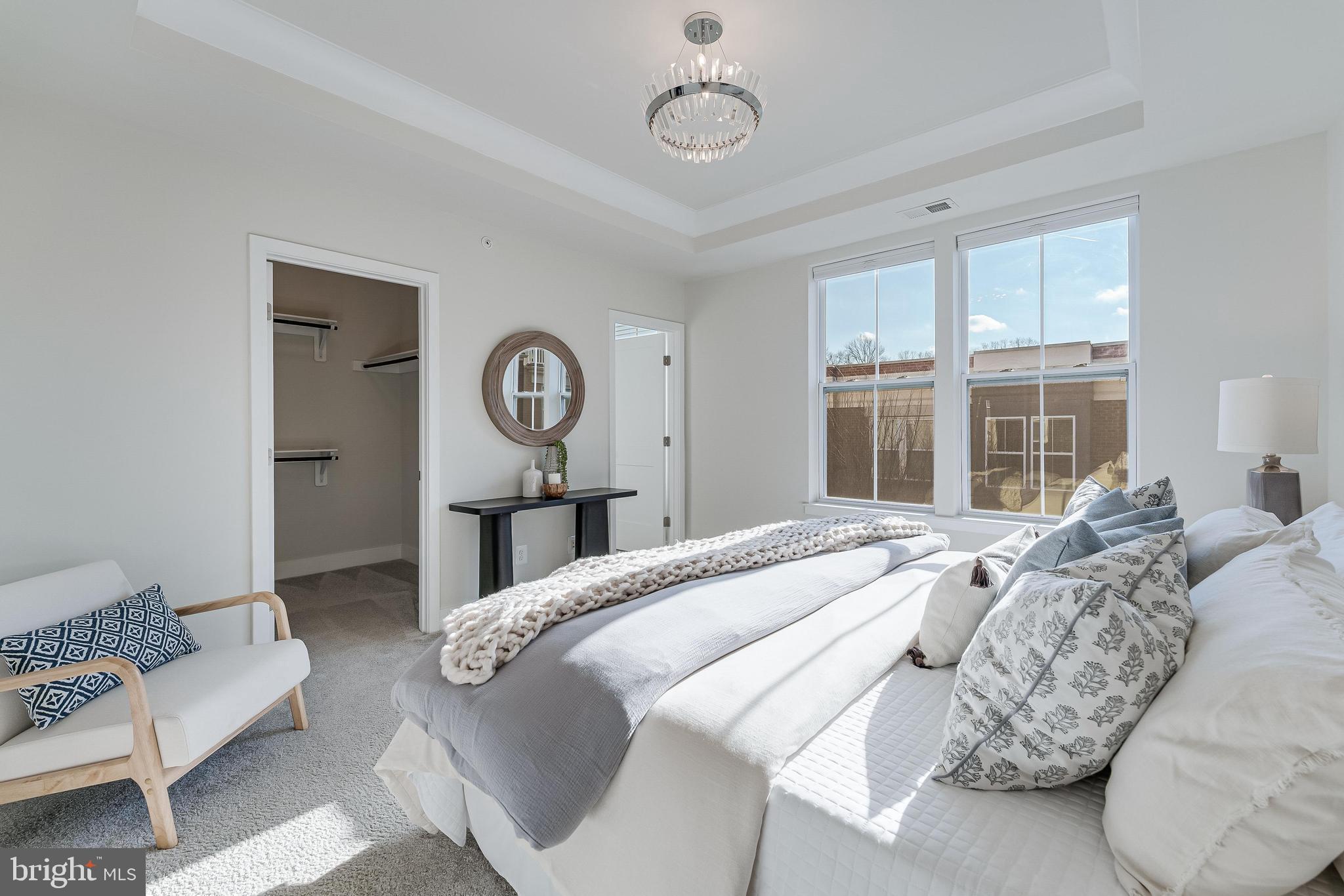 SUNRISE SQUARE - Residential