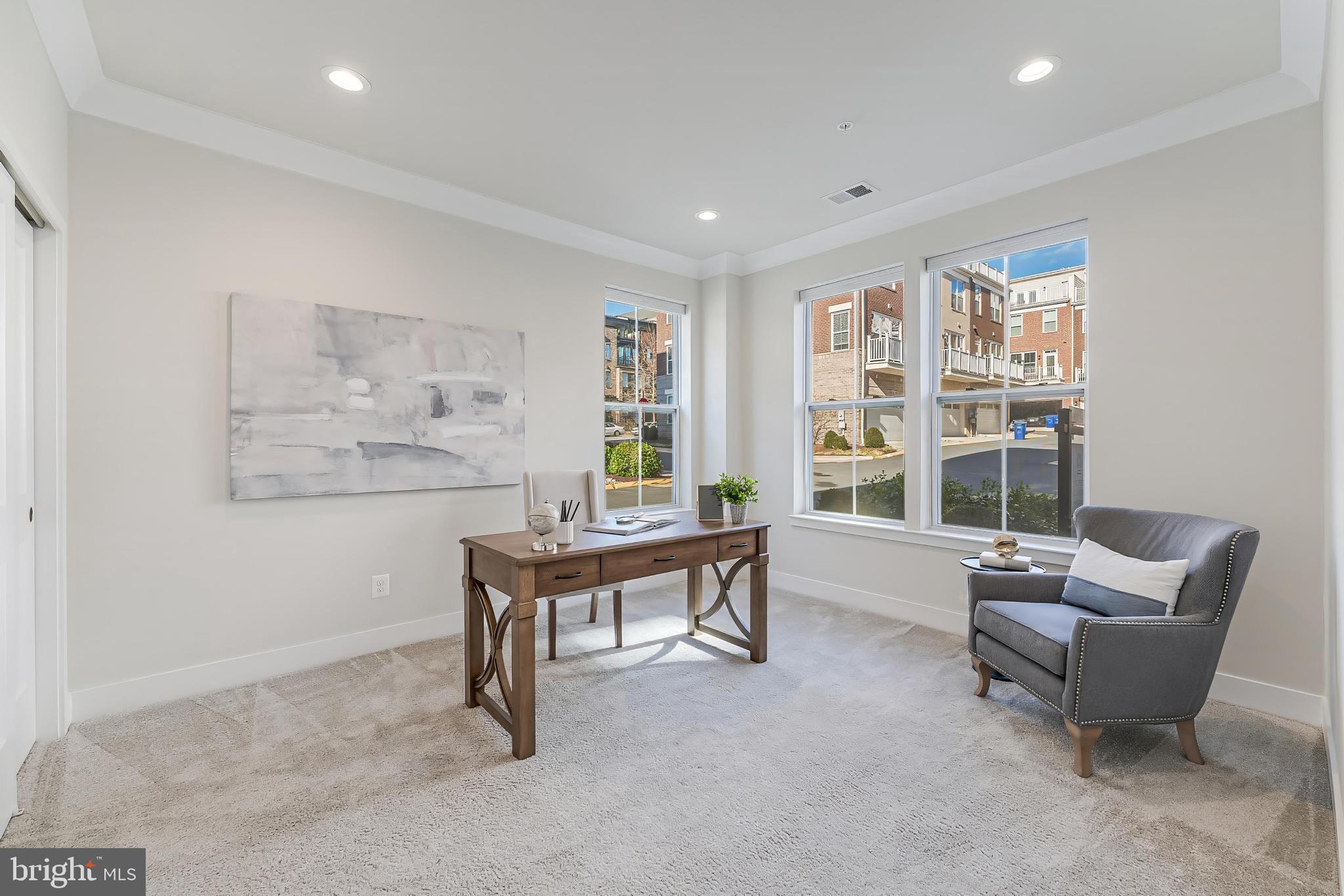 SUNRISE SQUARE - Residential