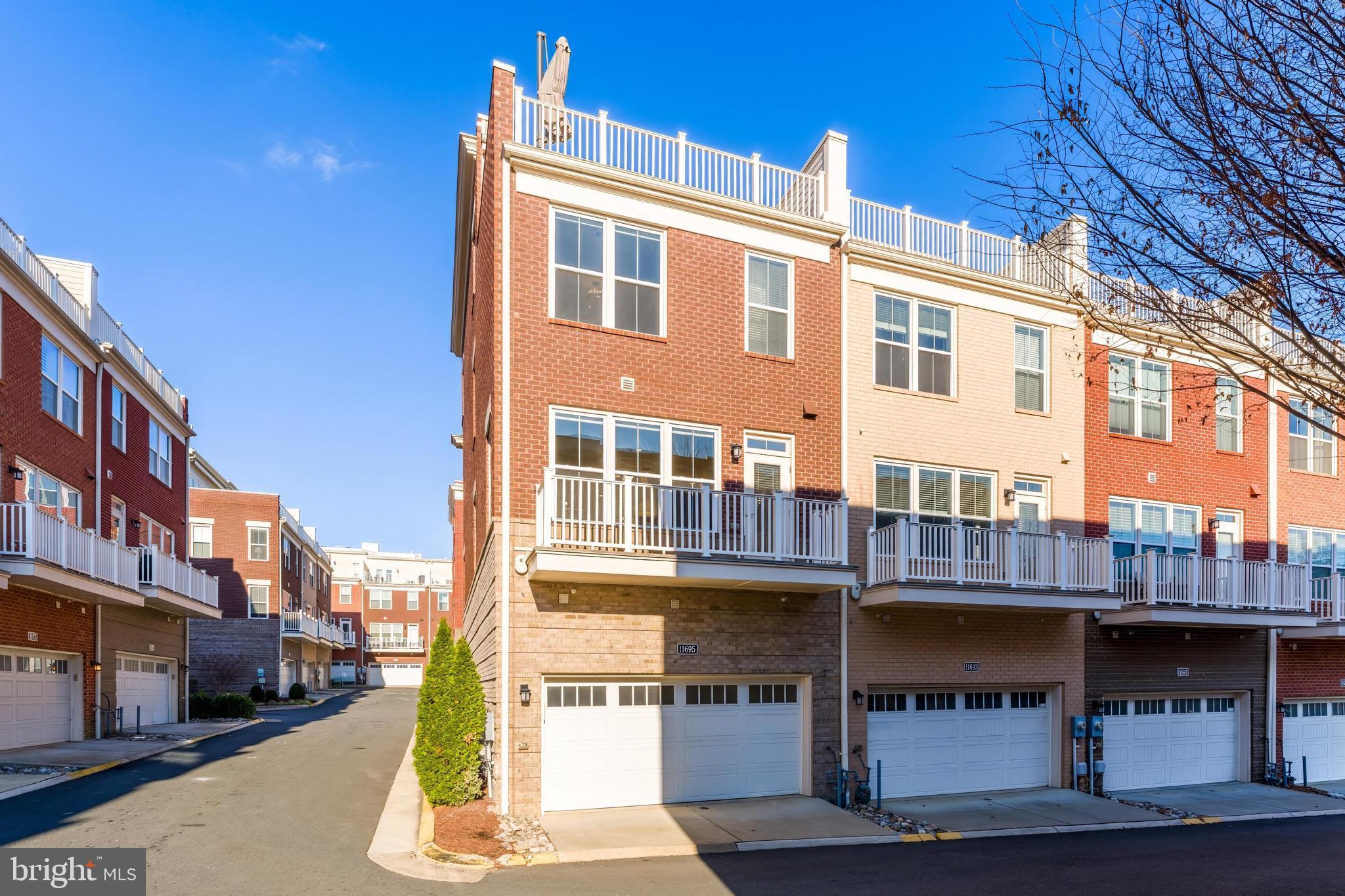 SUNRISE SQUARE - Residential