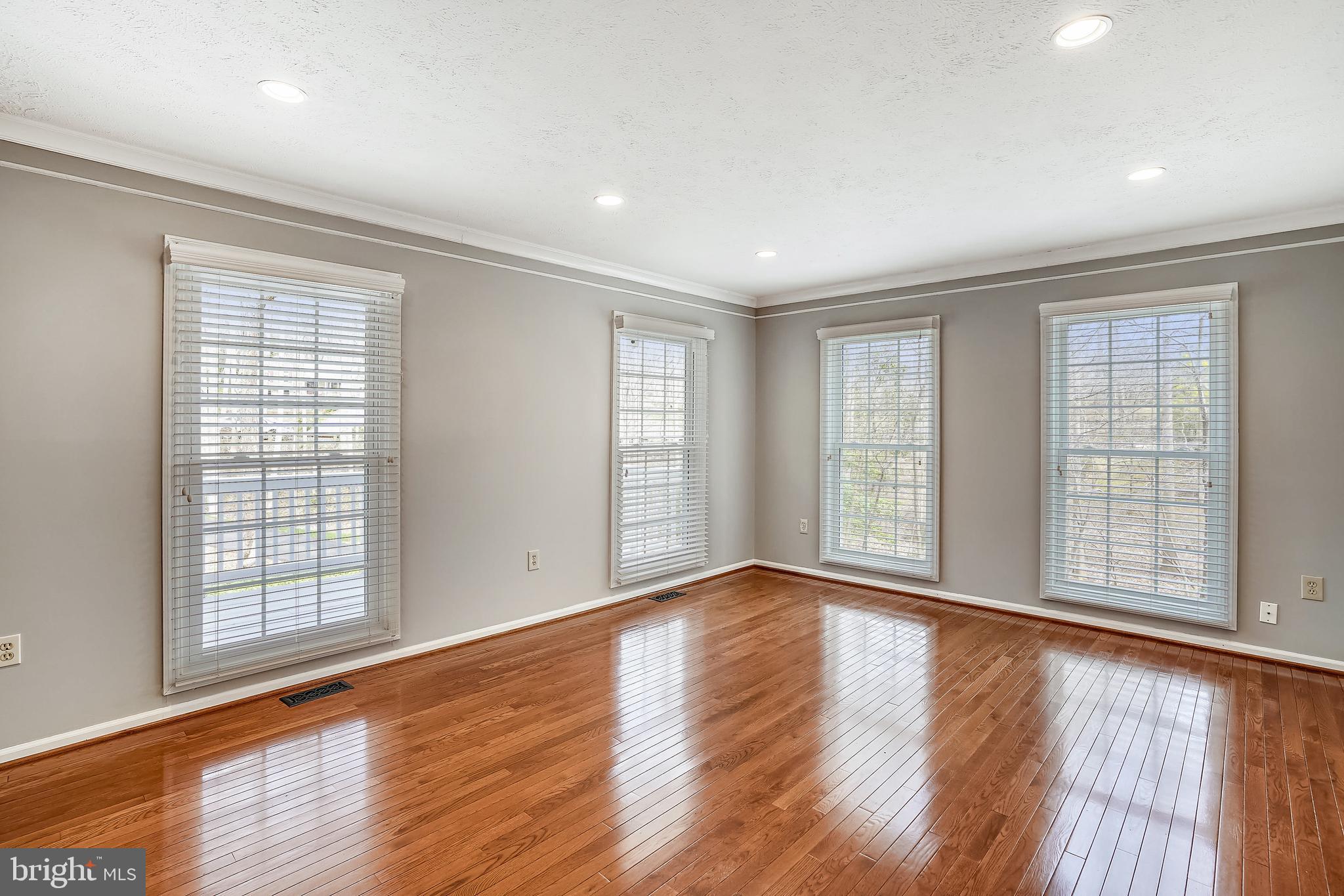 MOCKINGBIRD - Residential