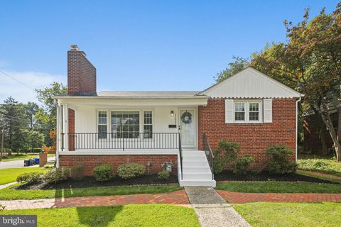 Photo of 2300 Homestead Drive, SILVER SPRING, MD 20902 (MLS # MDMC2199112)