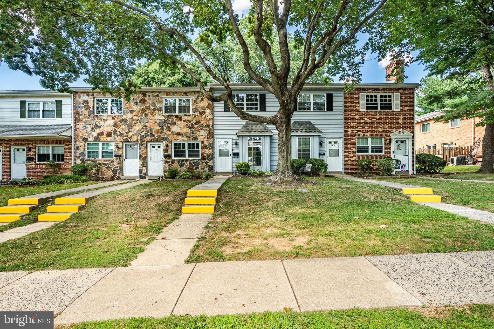 1328 ROLLING GLEN