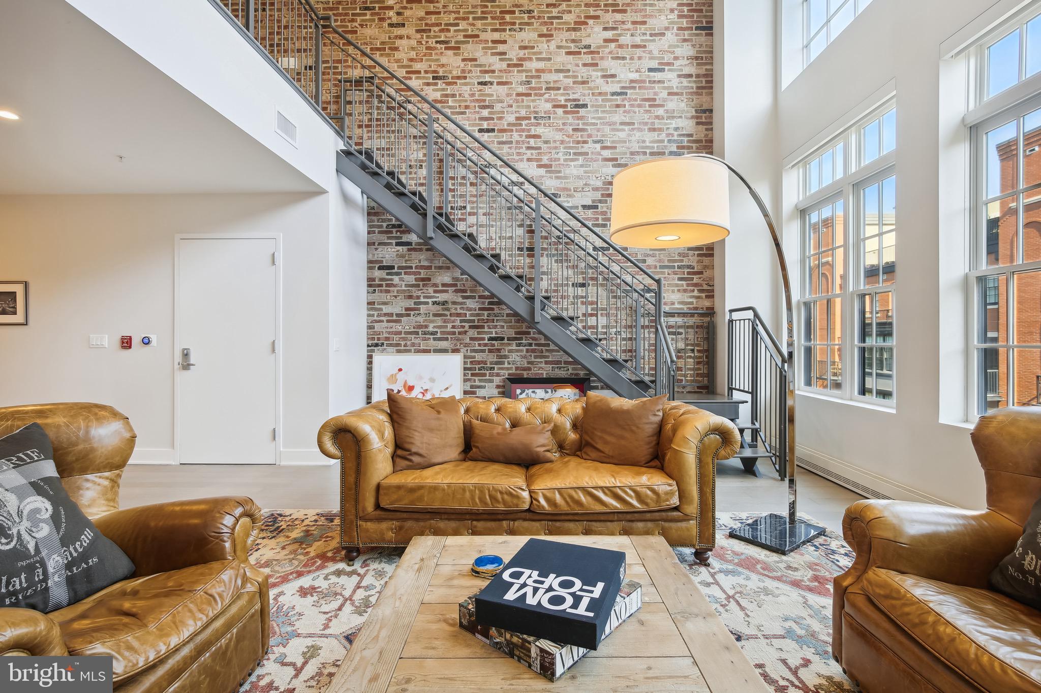 THE SELECT AT GASLIGHT SQUARE - Residential