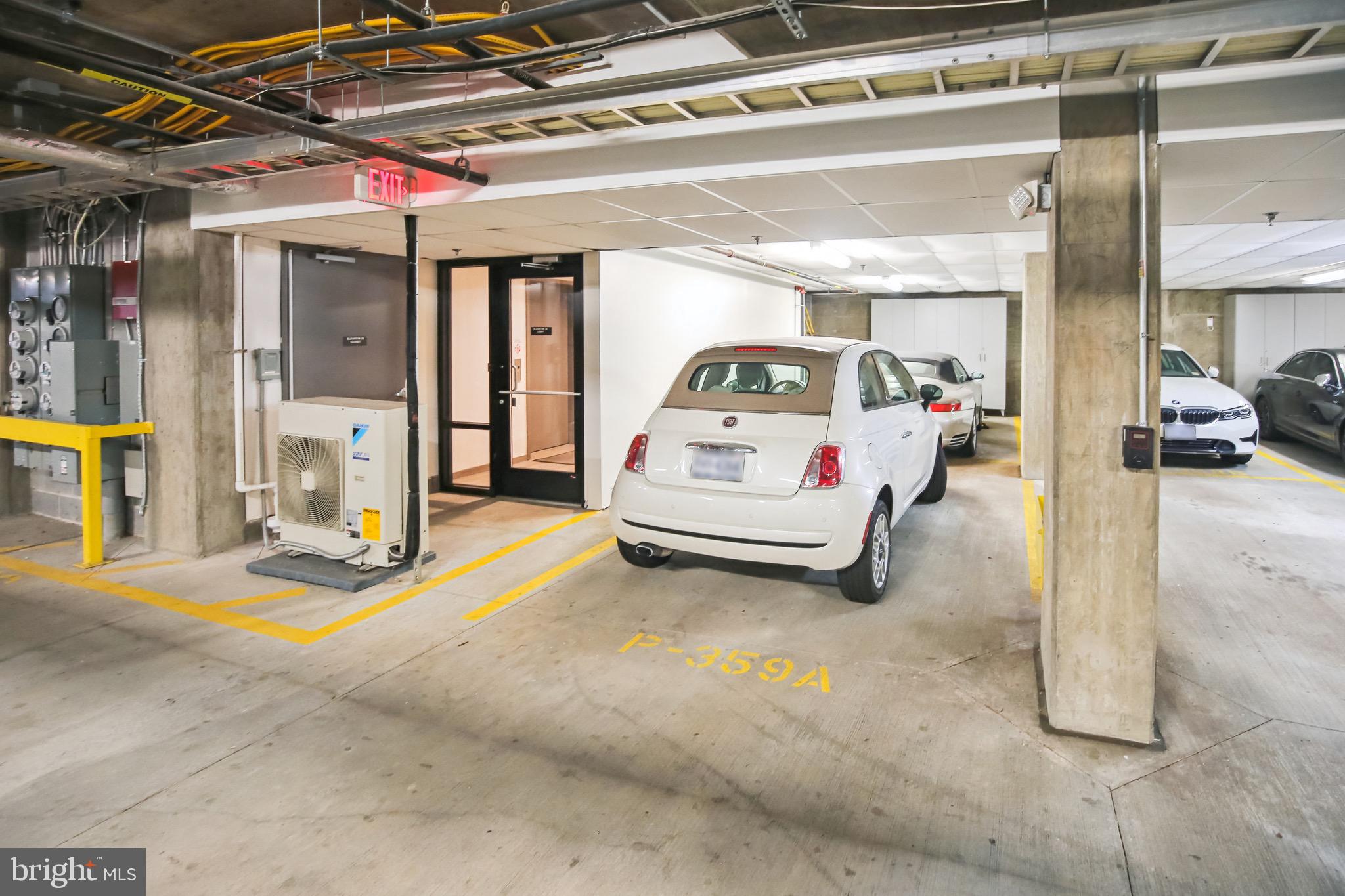 THE SELECT AT GASLIGHT SQUARE - Residential