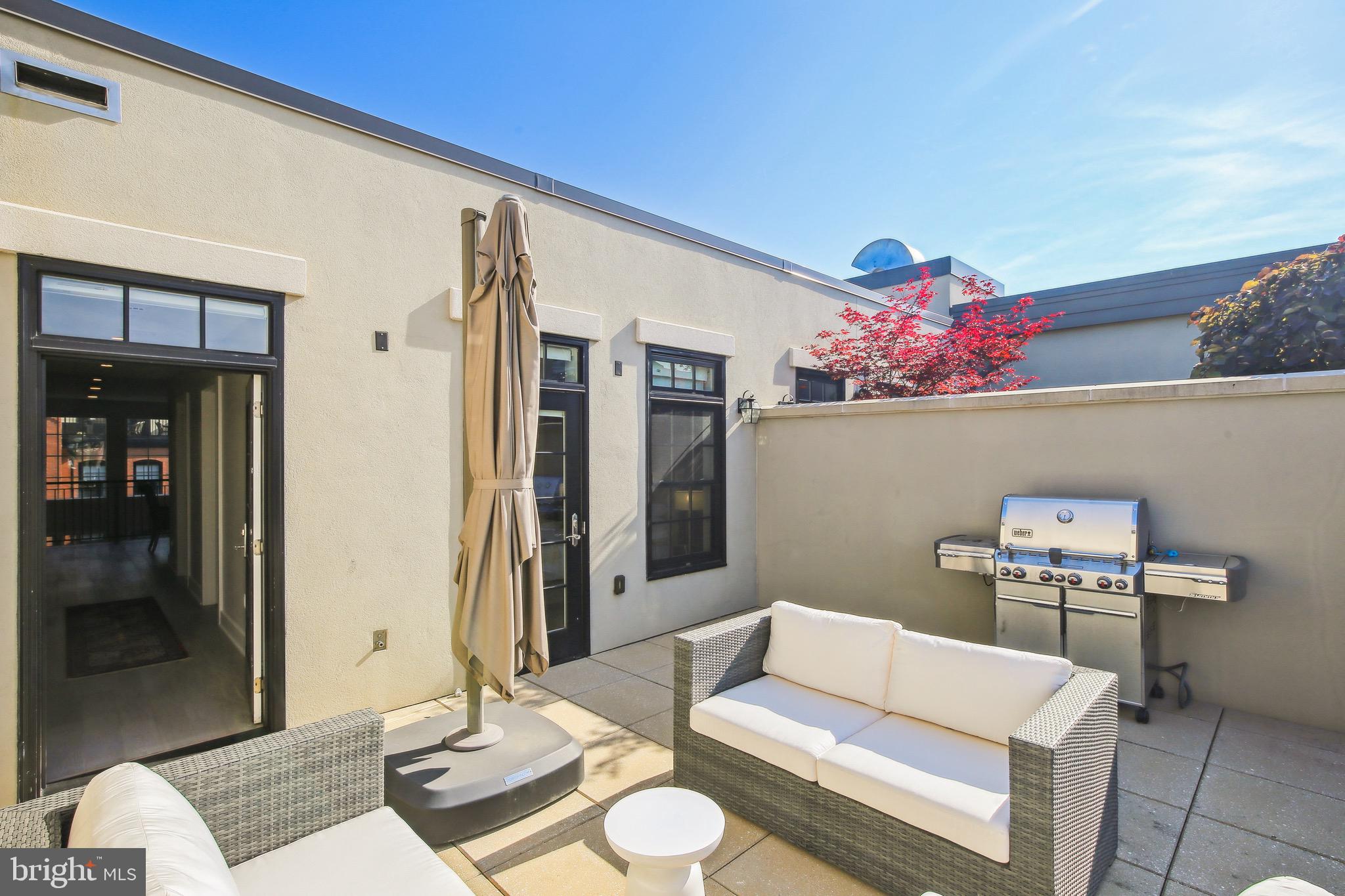 THE SELECT AT GASLIGHT SQUARE - Residential