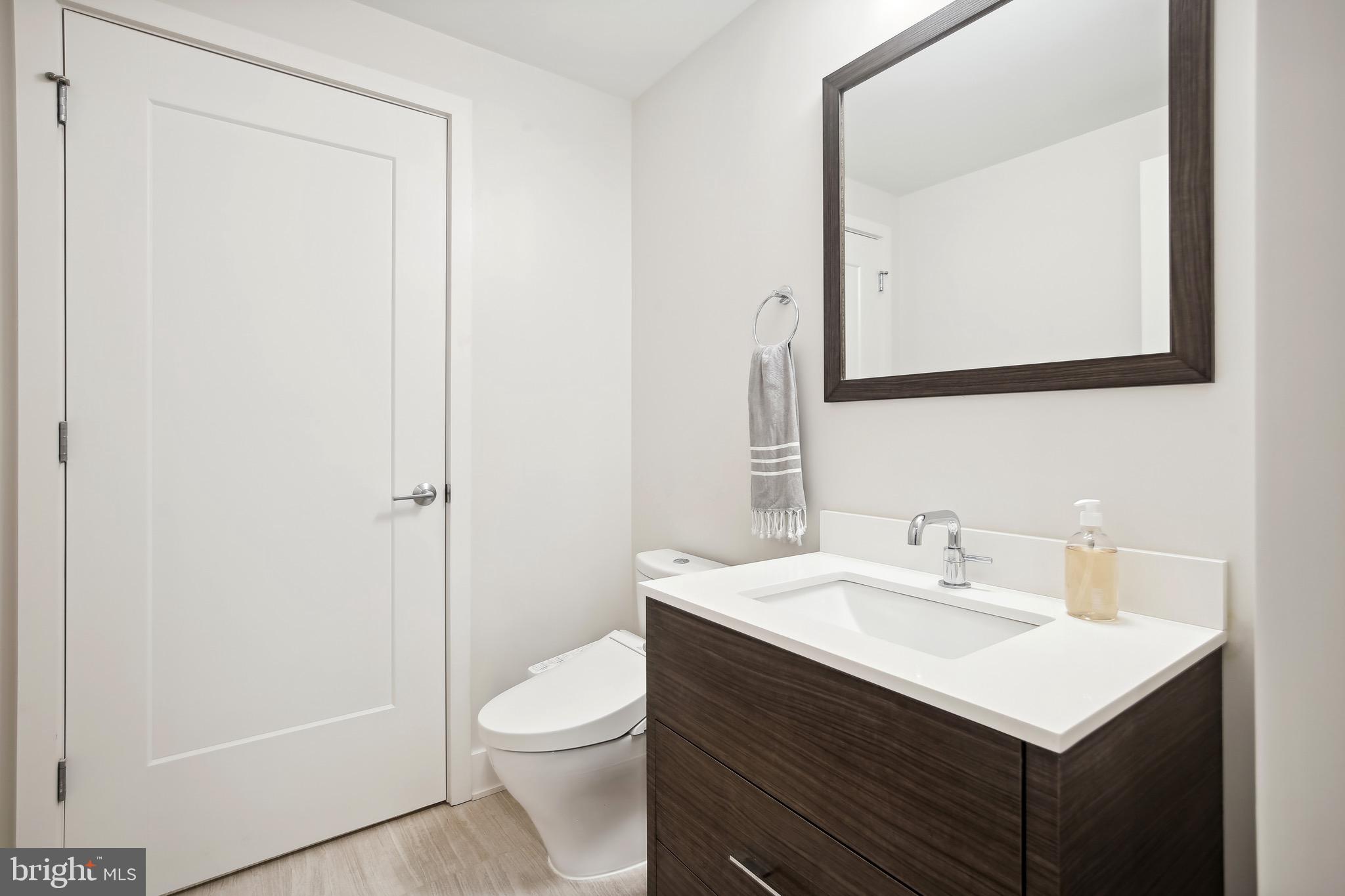 THE SELECT AT GASLIGHT SQUARE - Residential