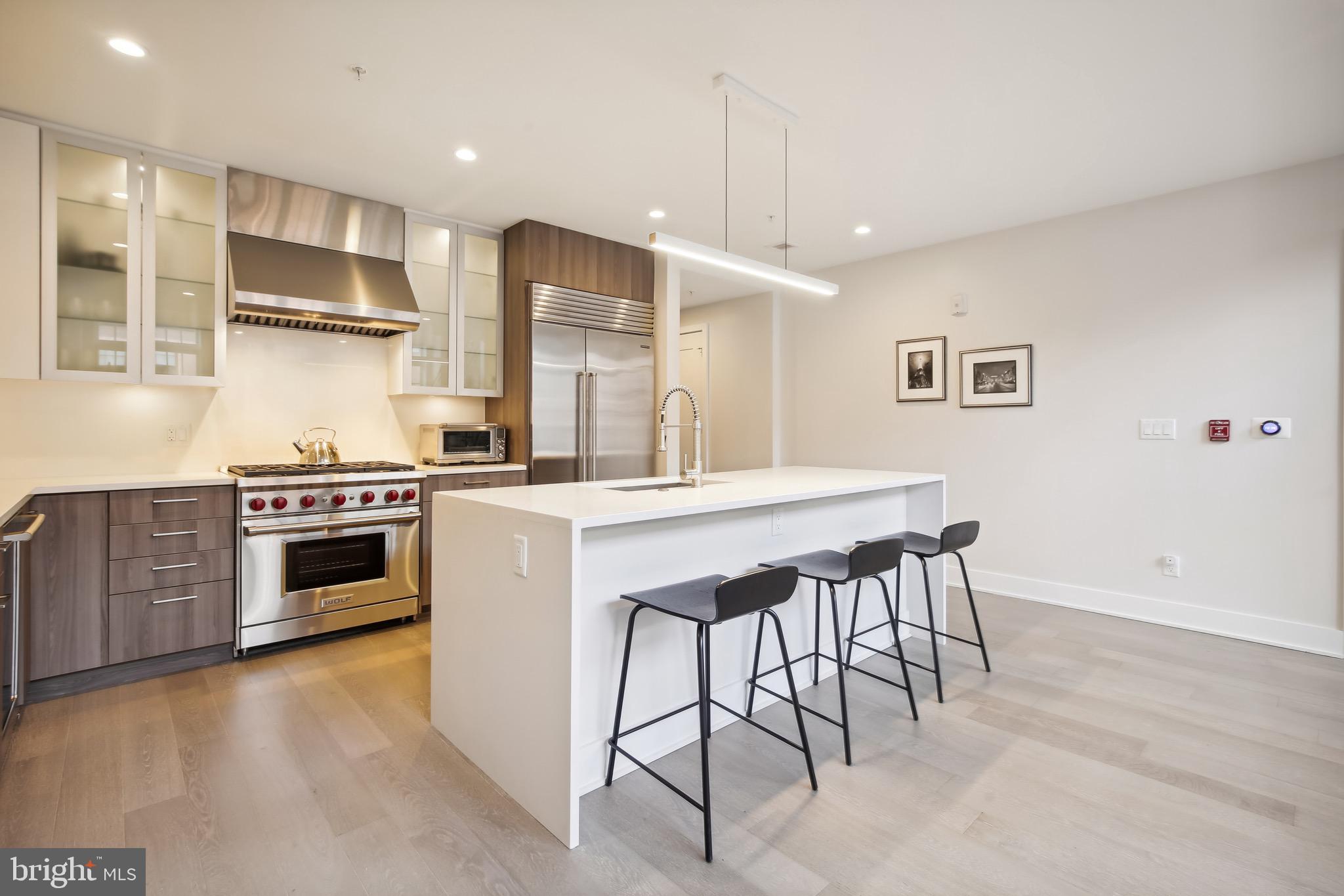 THE SELECT AT GASLIGHT SQUARE - Residential