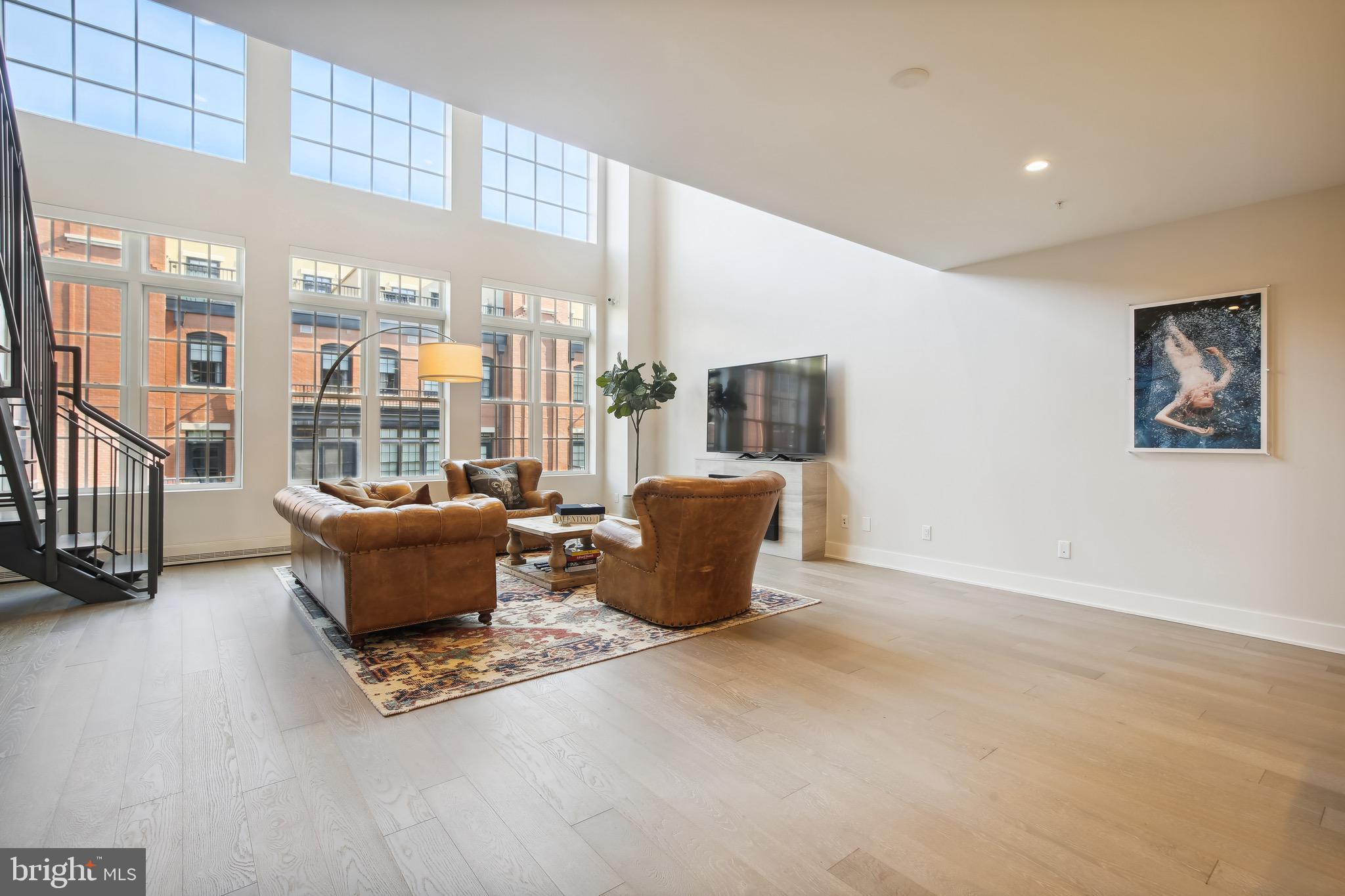 THE SELECT AT GASLIGHT SQUARE - Residential