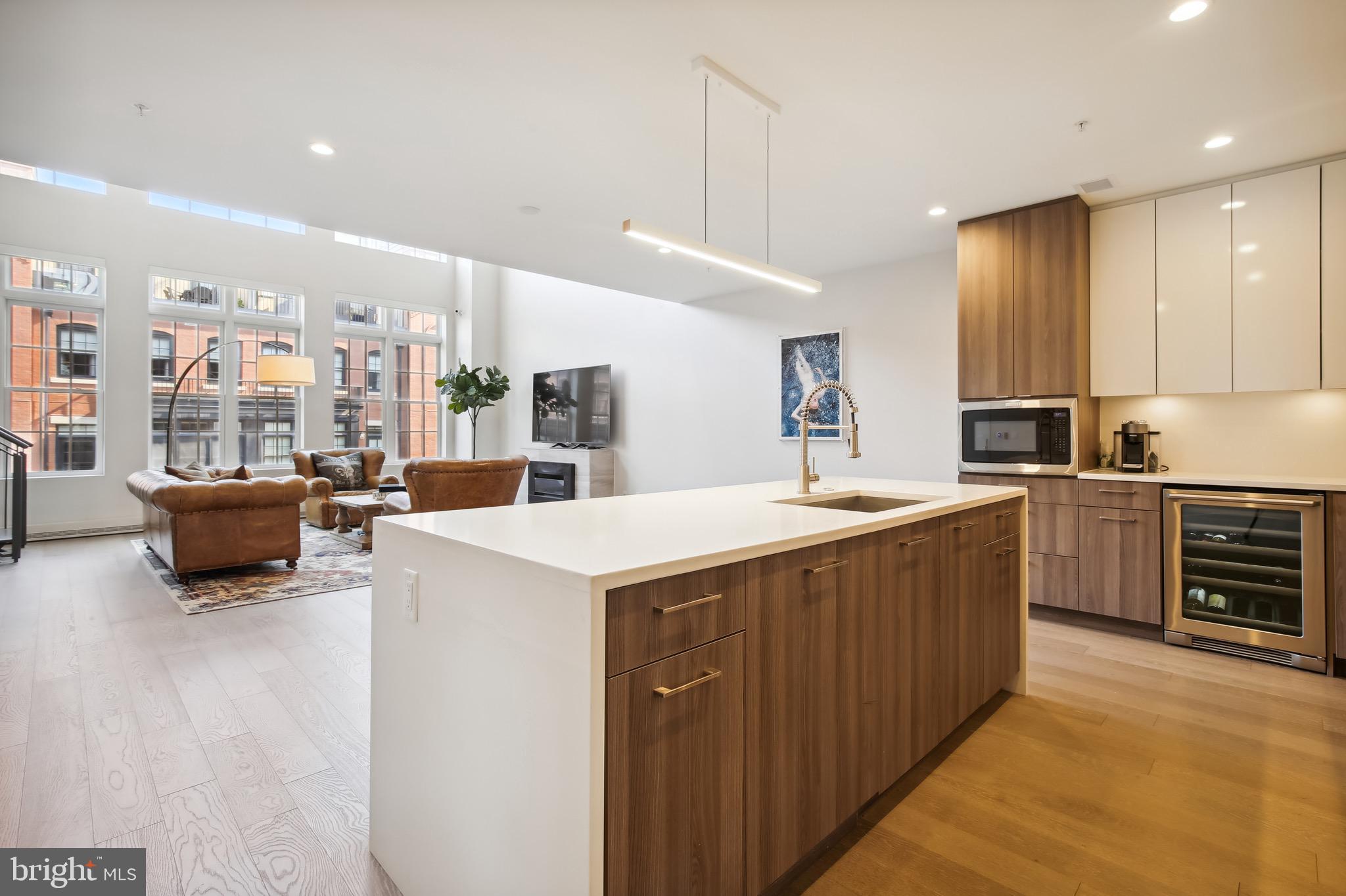 THE SELECT AT GASLIGHT SQUARE - Residential