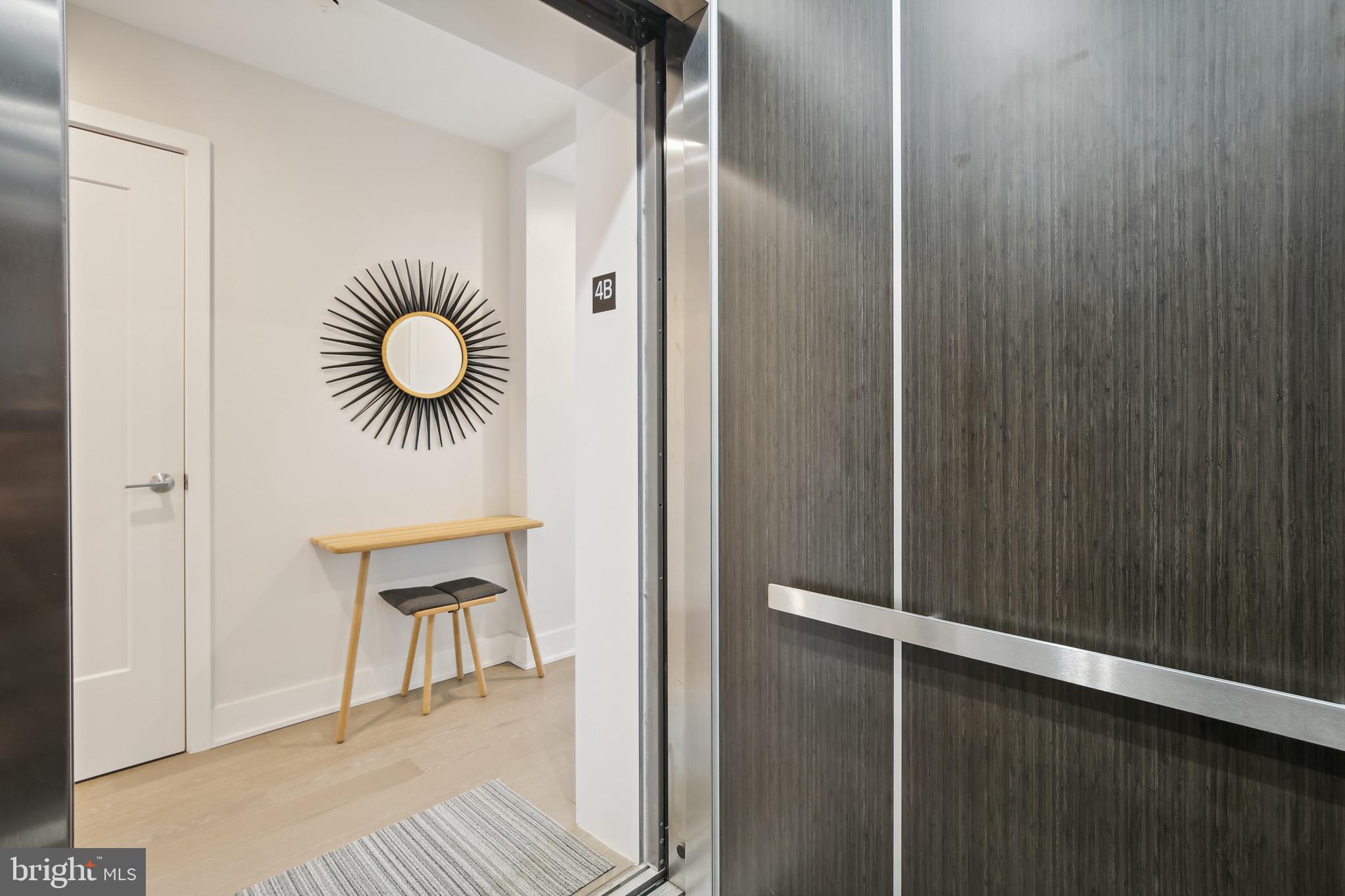 THE SELECT AT GASLIGHT SQUARE - Residential