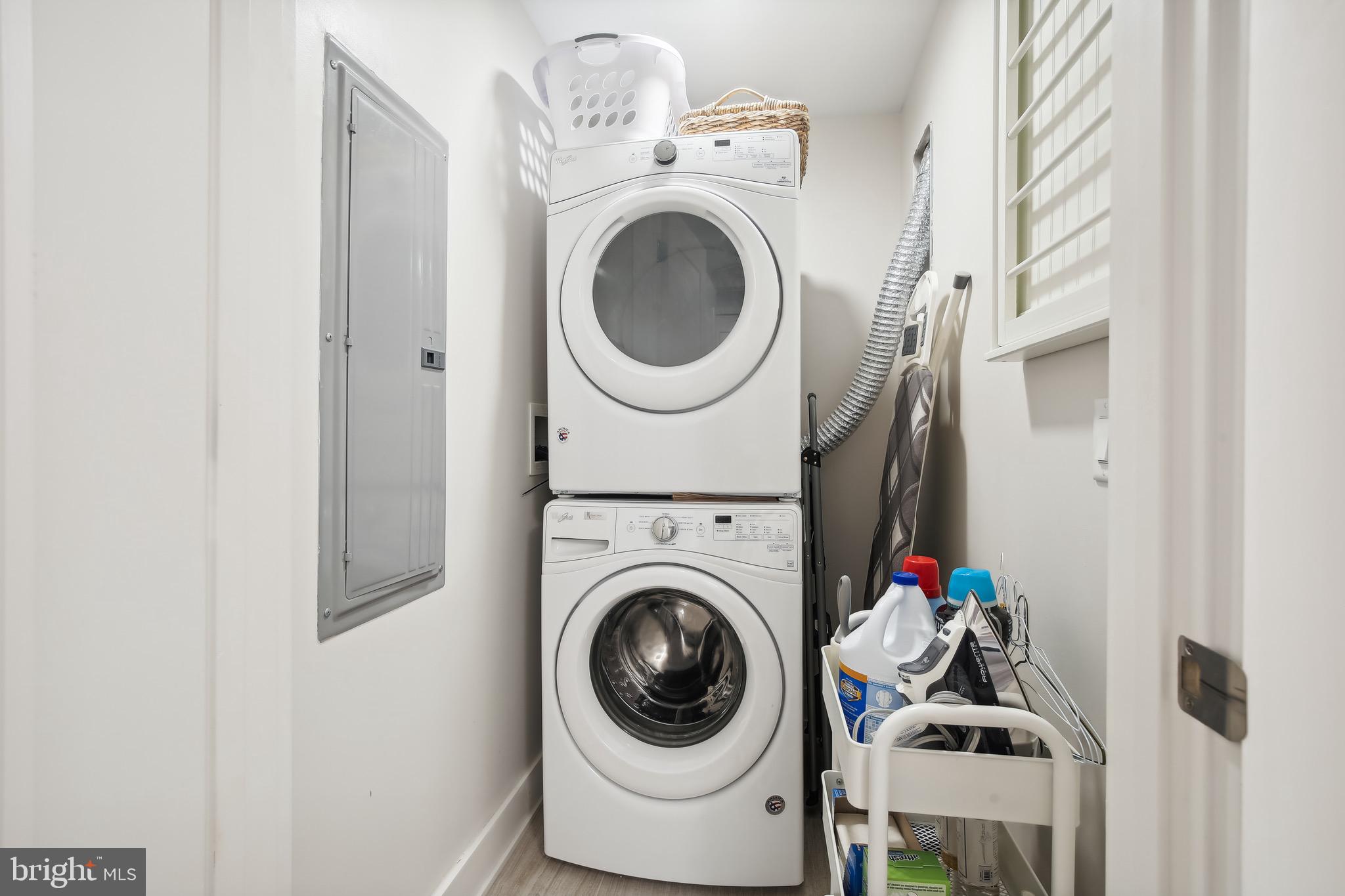 THE SELECT AT GASLIGHT SQUARE - Residential