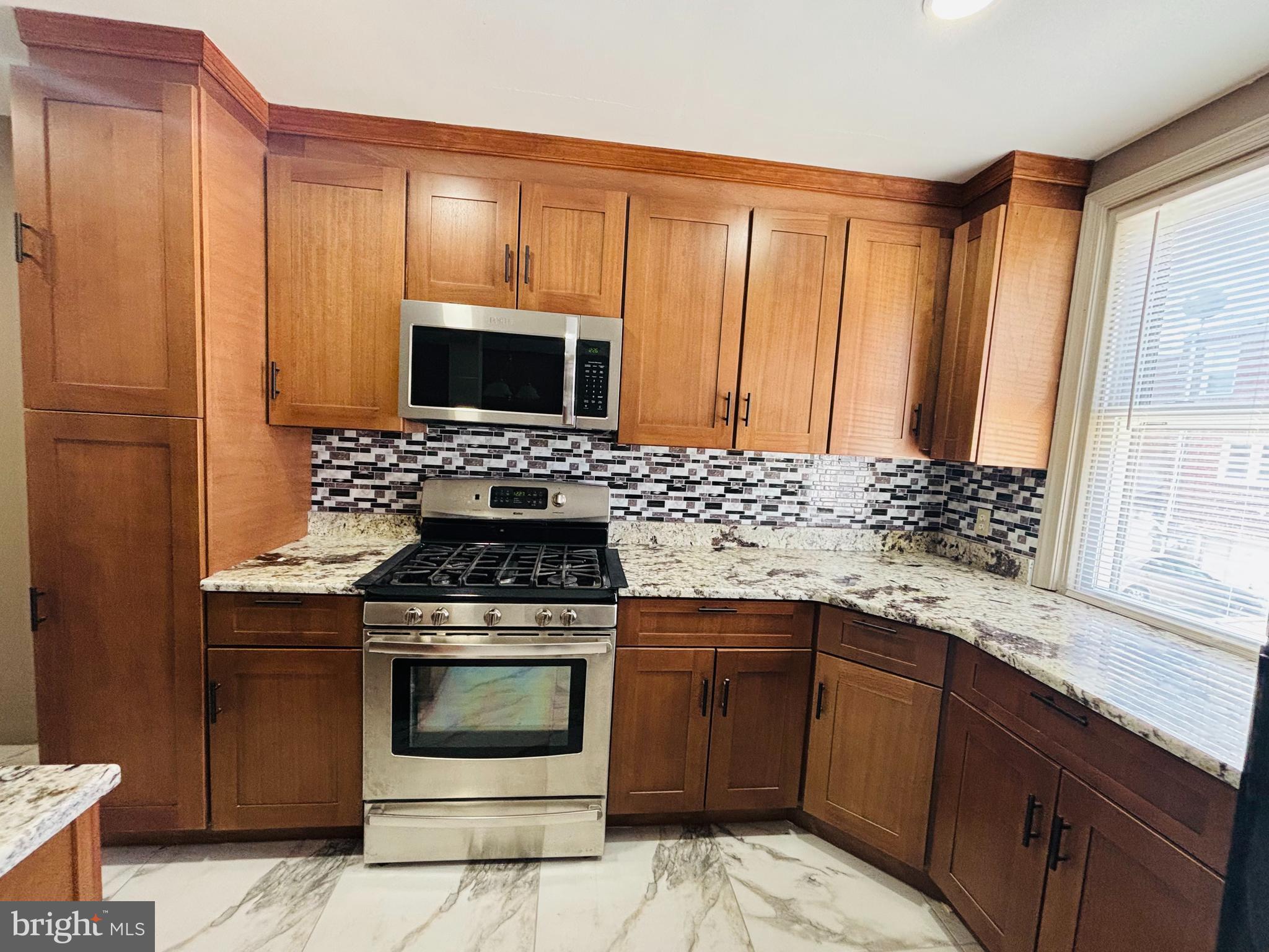 LAWNCREST - Residential Lease