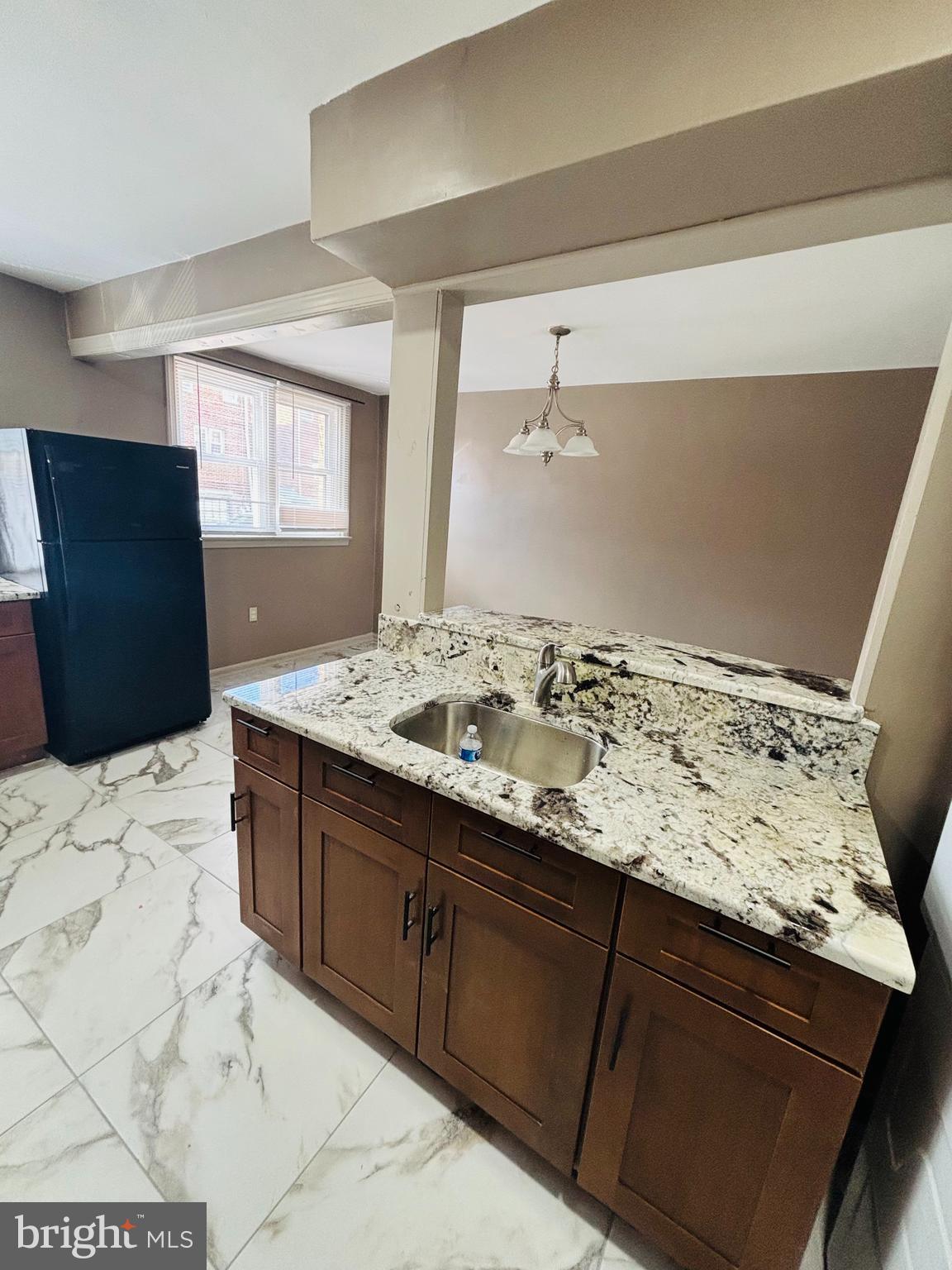 LAWNCREST - Residential Lease