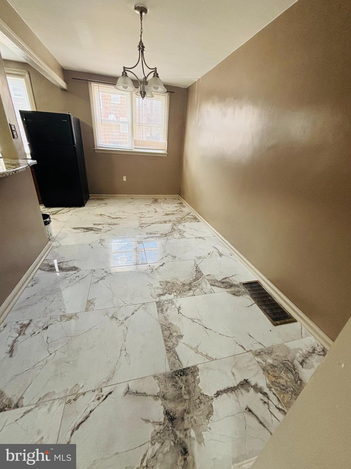 LAWNCREST - Residential Lease