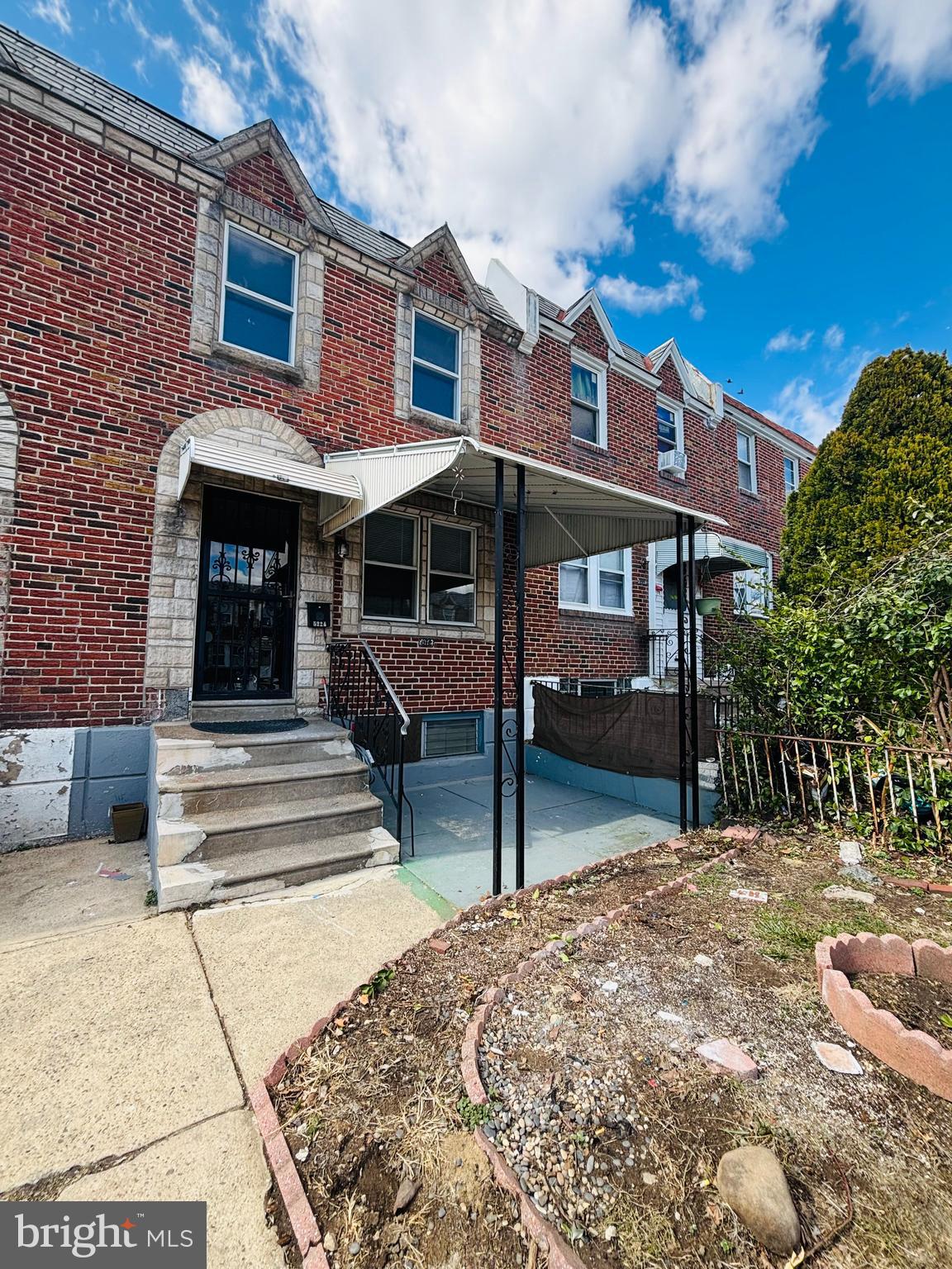 LAWNCREST - Residential Lease