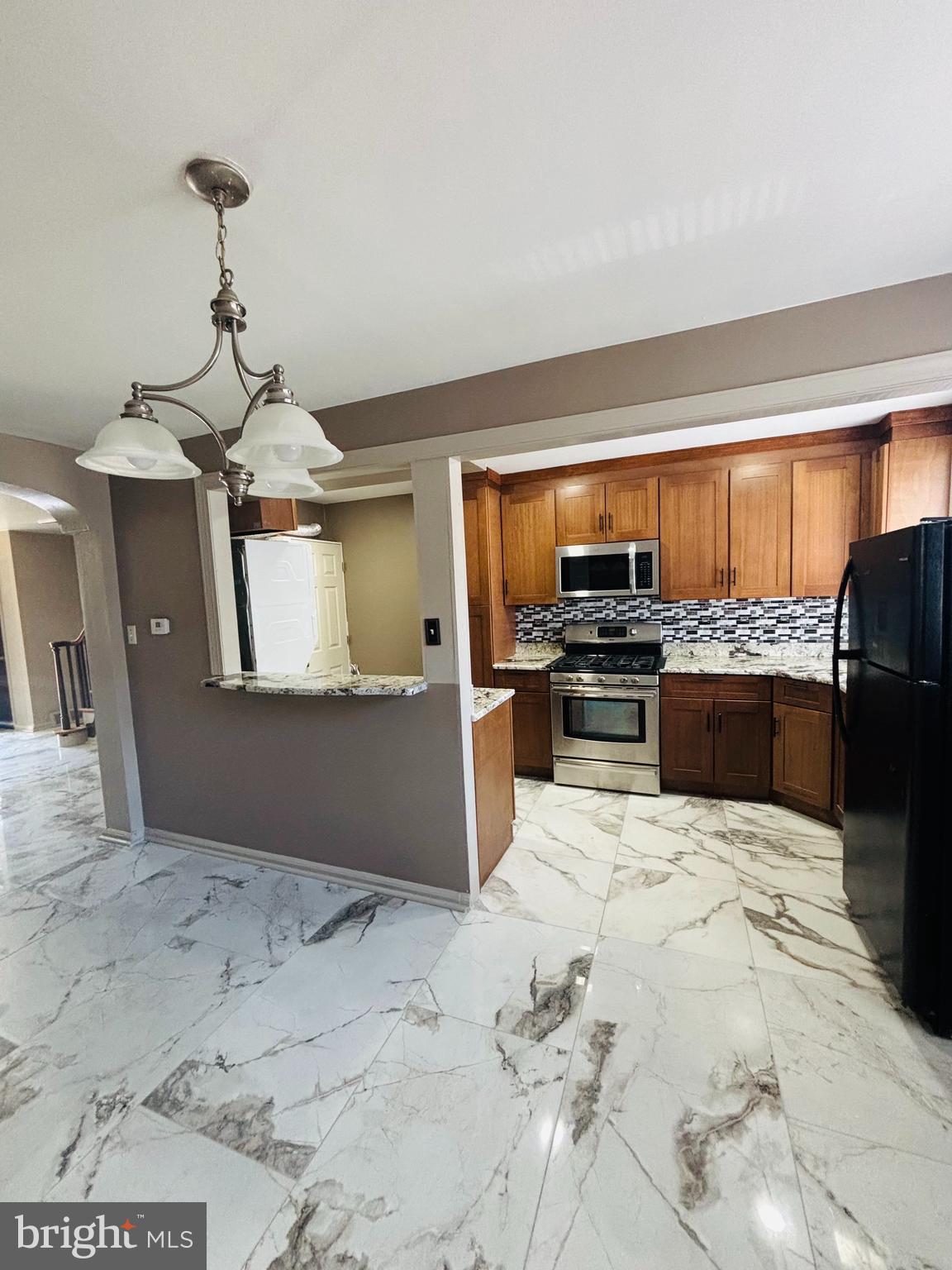 LAWNCREST - Residential Lease