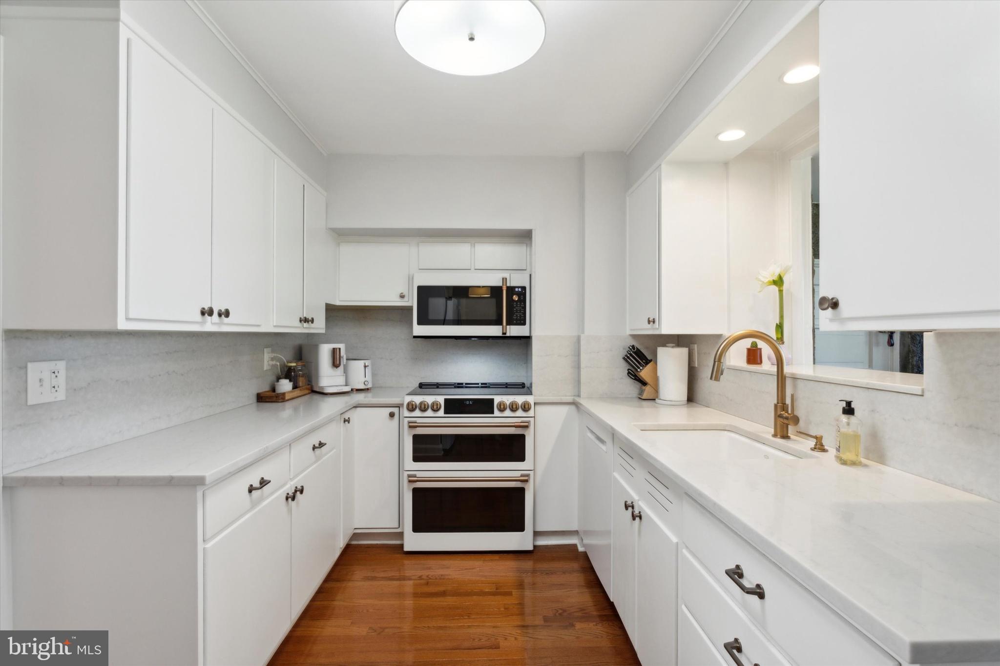 MERION GOLF MANOR - Residential