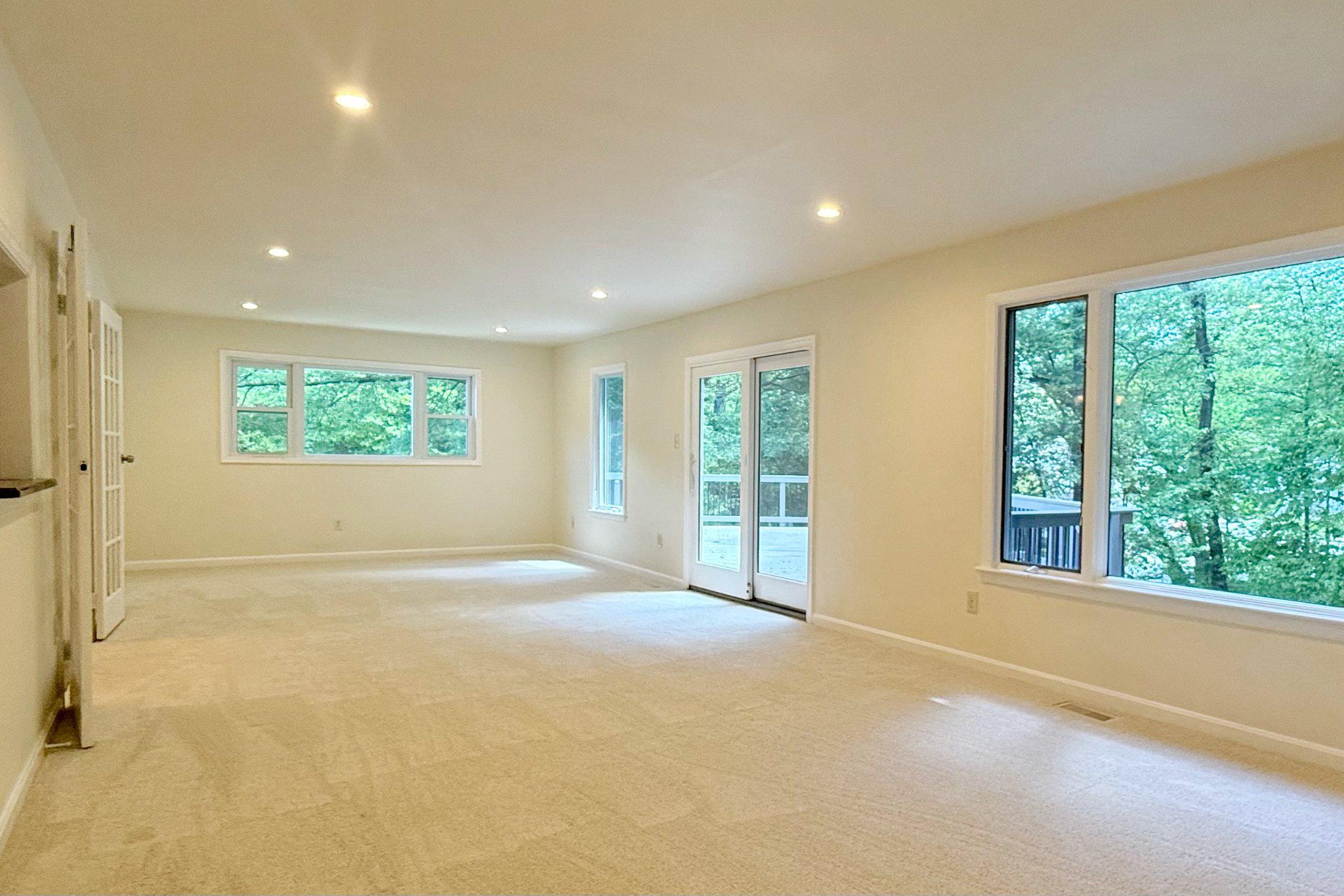 VIENNA WOODS - Residential