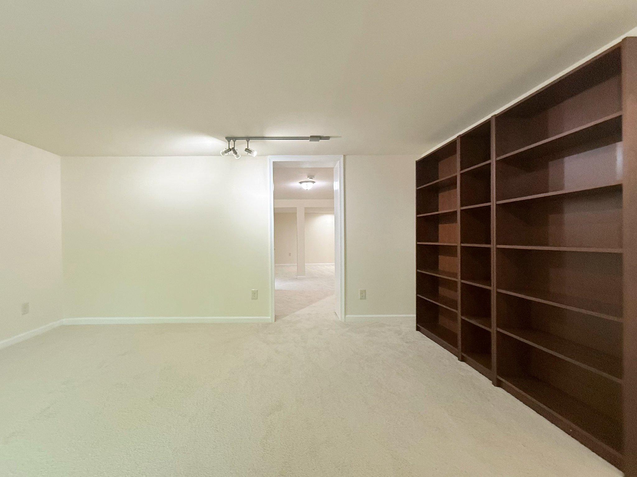 VIENNA WOODS - Residential