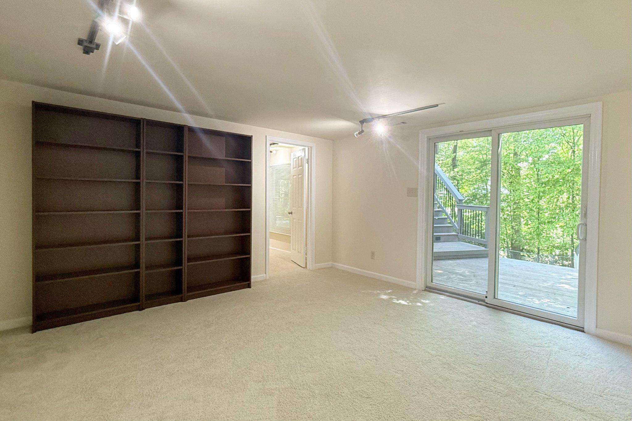 VIENNA WOODS - Residential