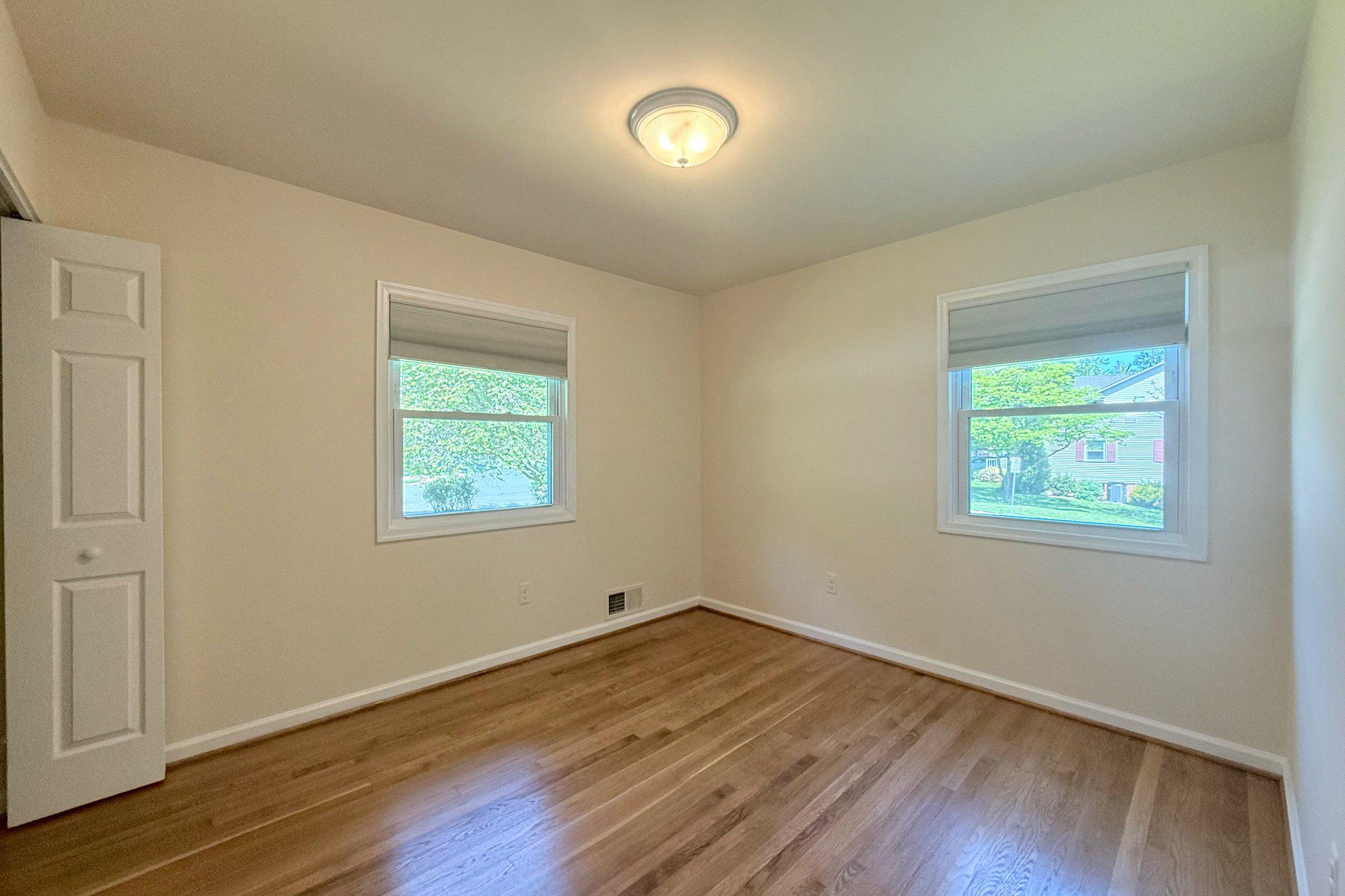 VIENNA WOODS - Residential