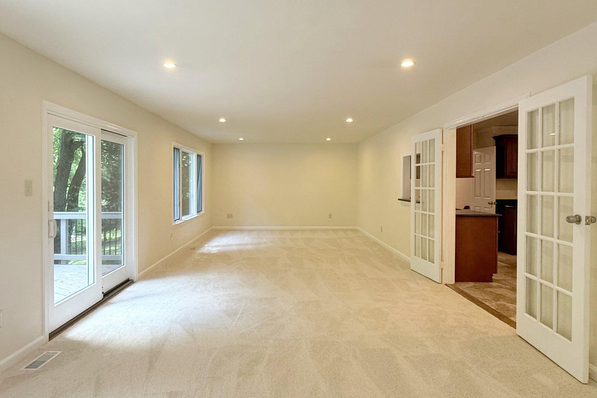 VIENNA WOODS - Residential