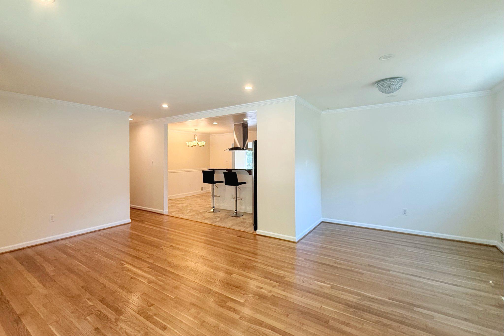 100 JAMES DRIVE SW