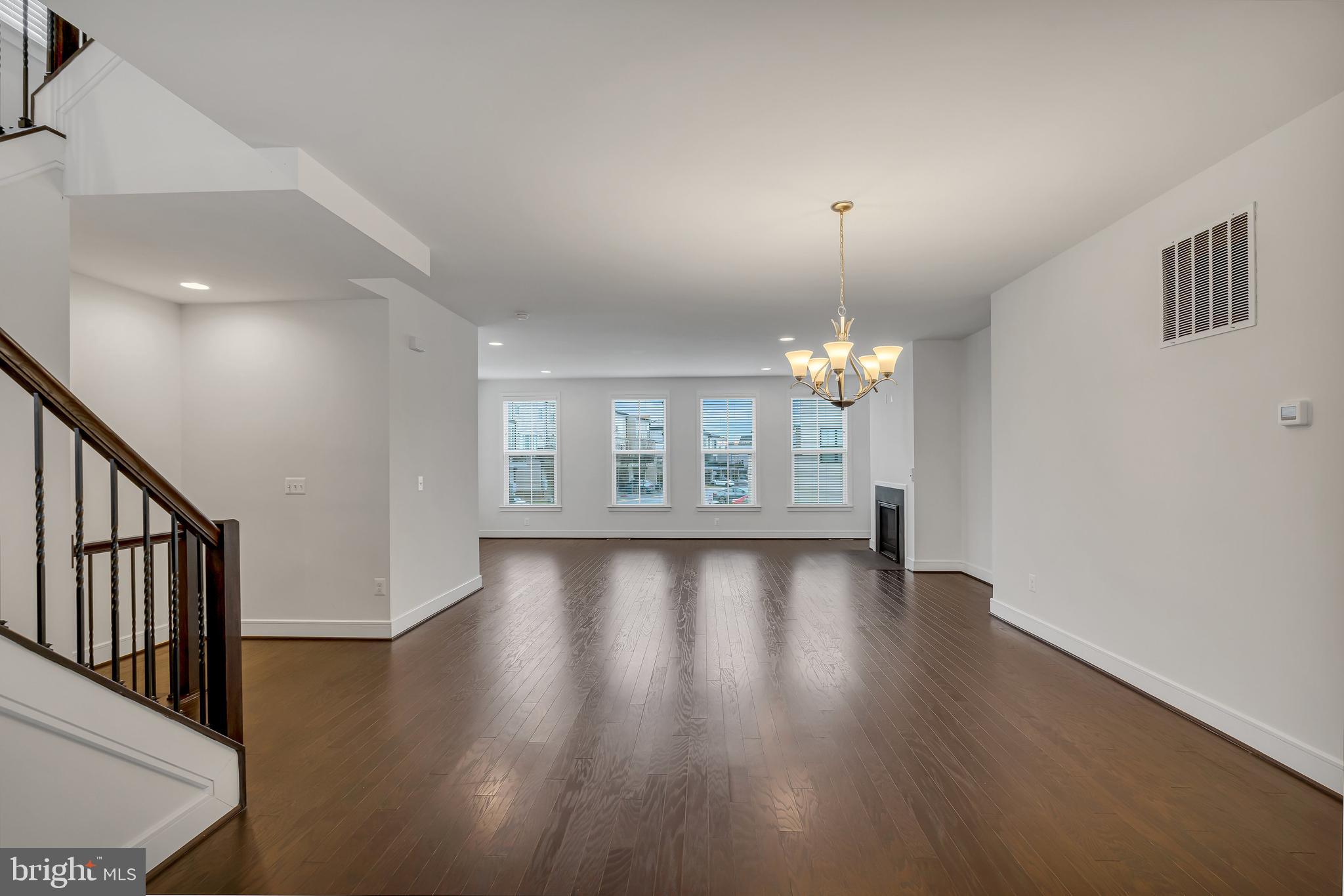 42281 BELGRAVE GARDENS