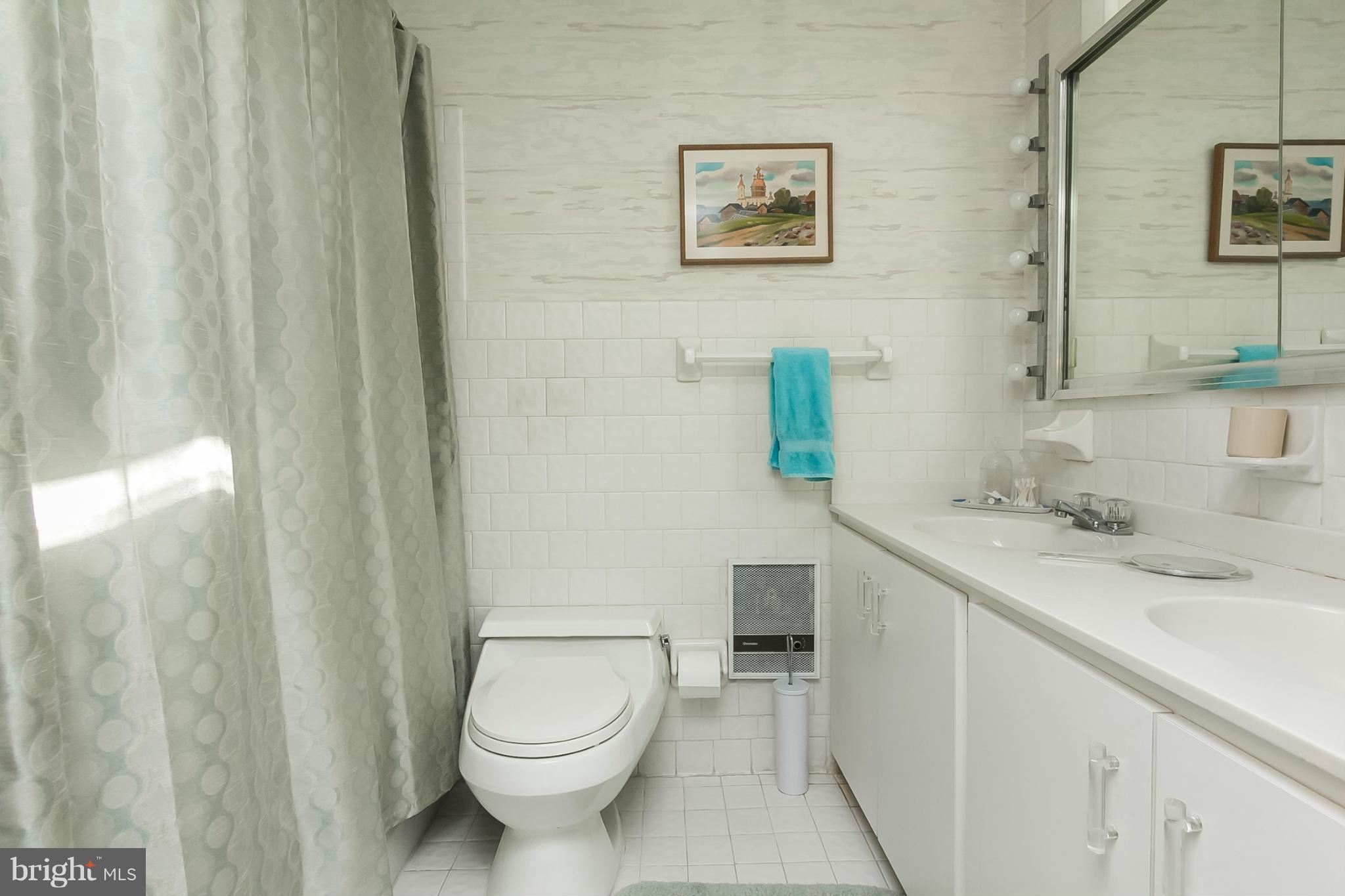 LONG MEADOW ESTATES - Residential