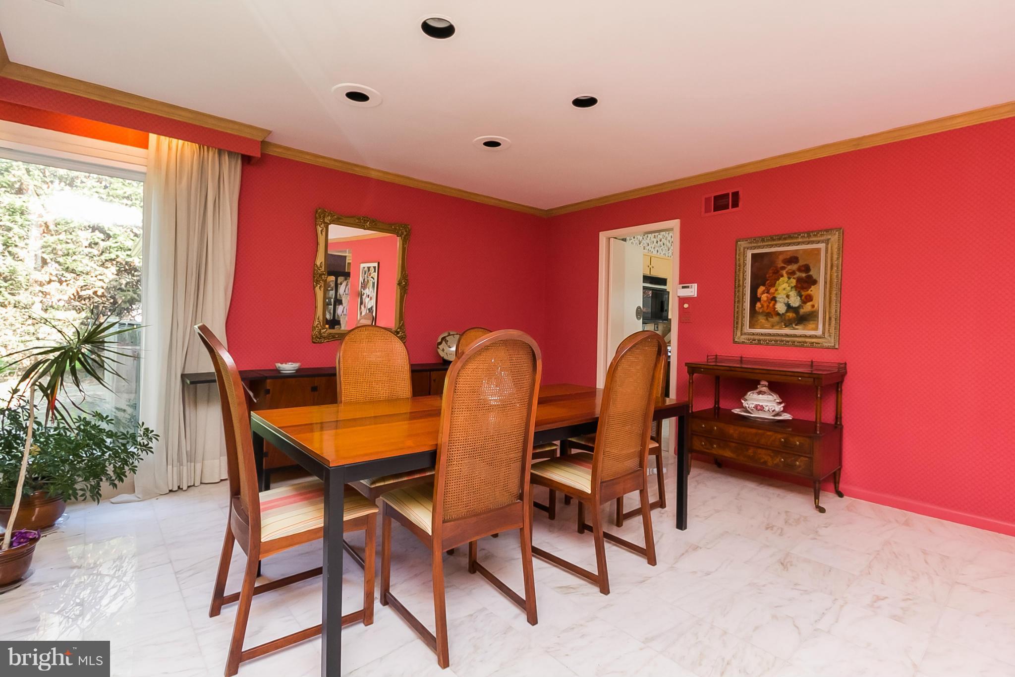 LONG MEADOW ESTATES - Residential