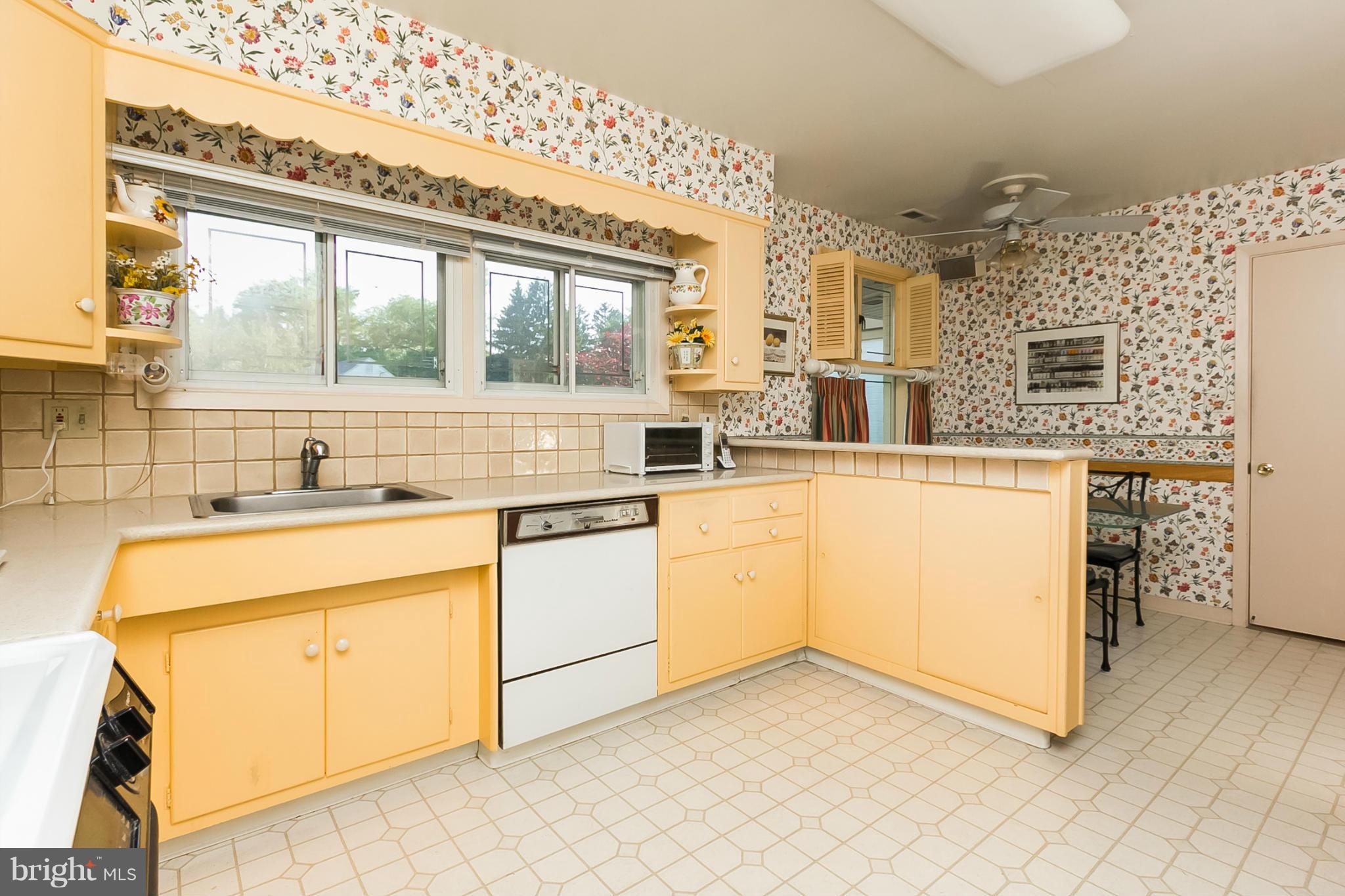 LONG MEADOW ESTATES - Residential