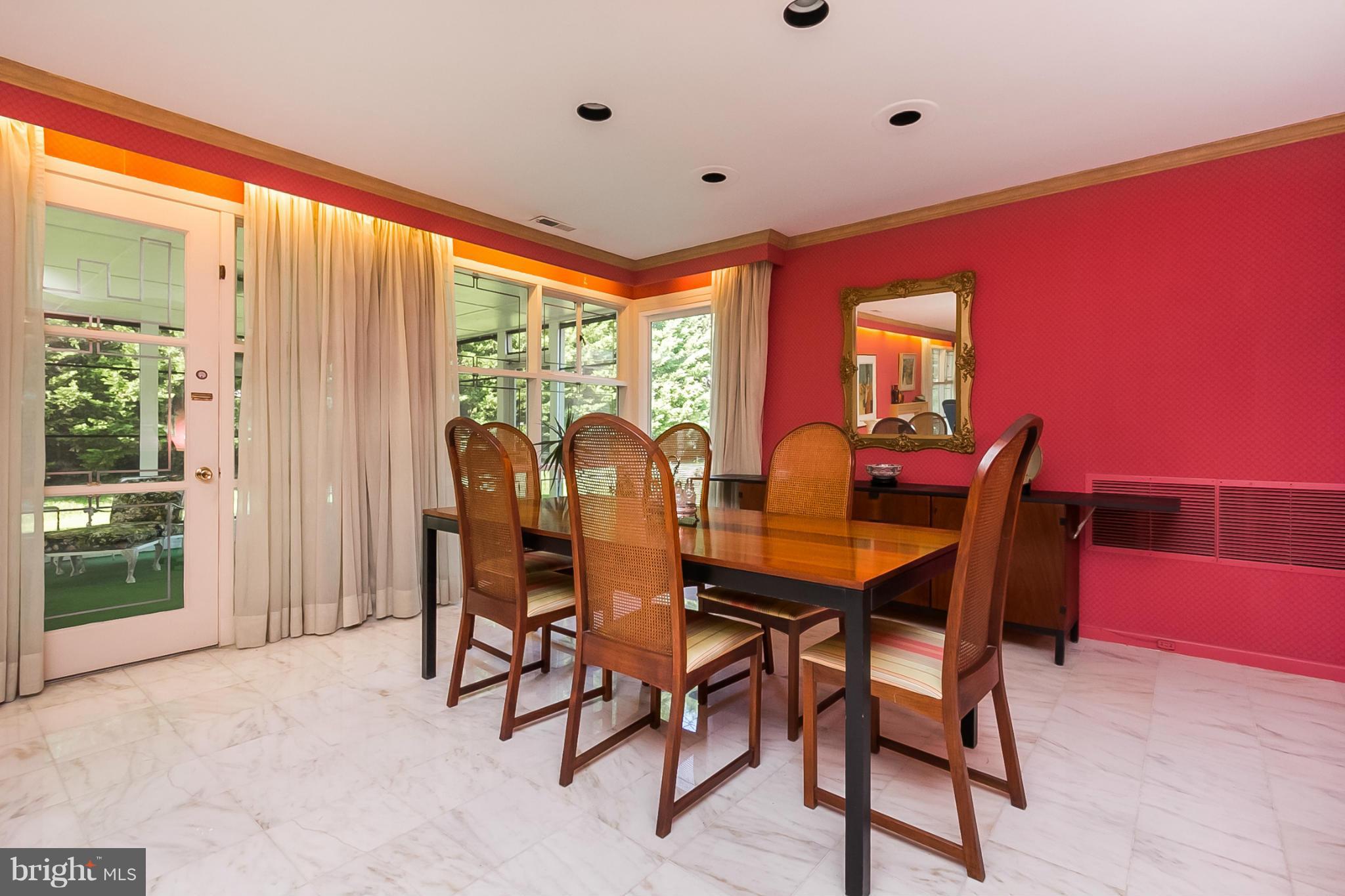 LONG MEADOW ESTATES - Residential